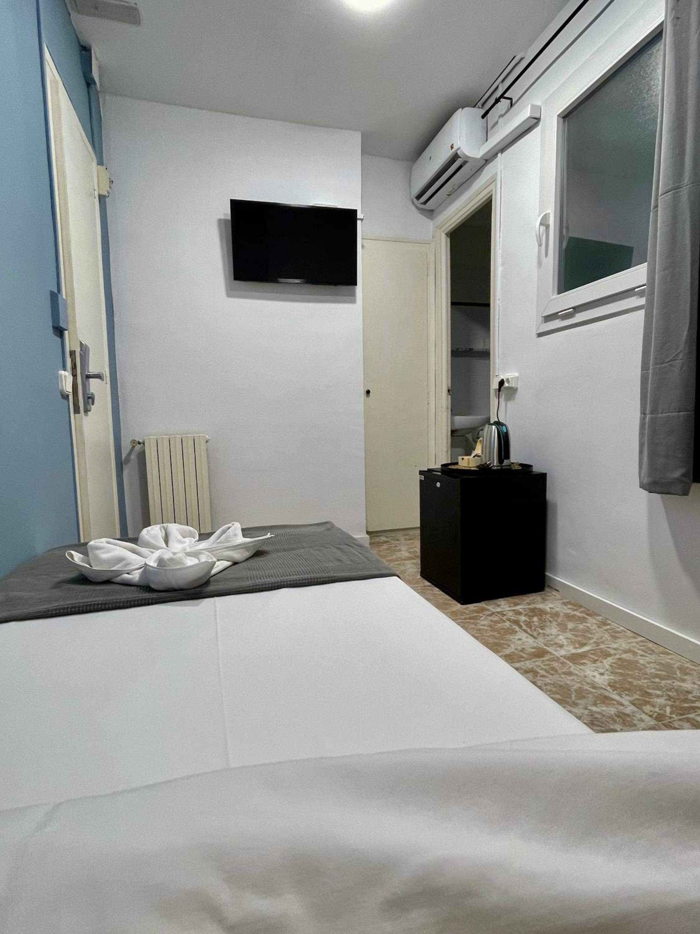 Small Single Room photo 2