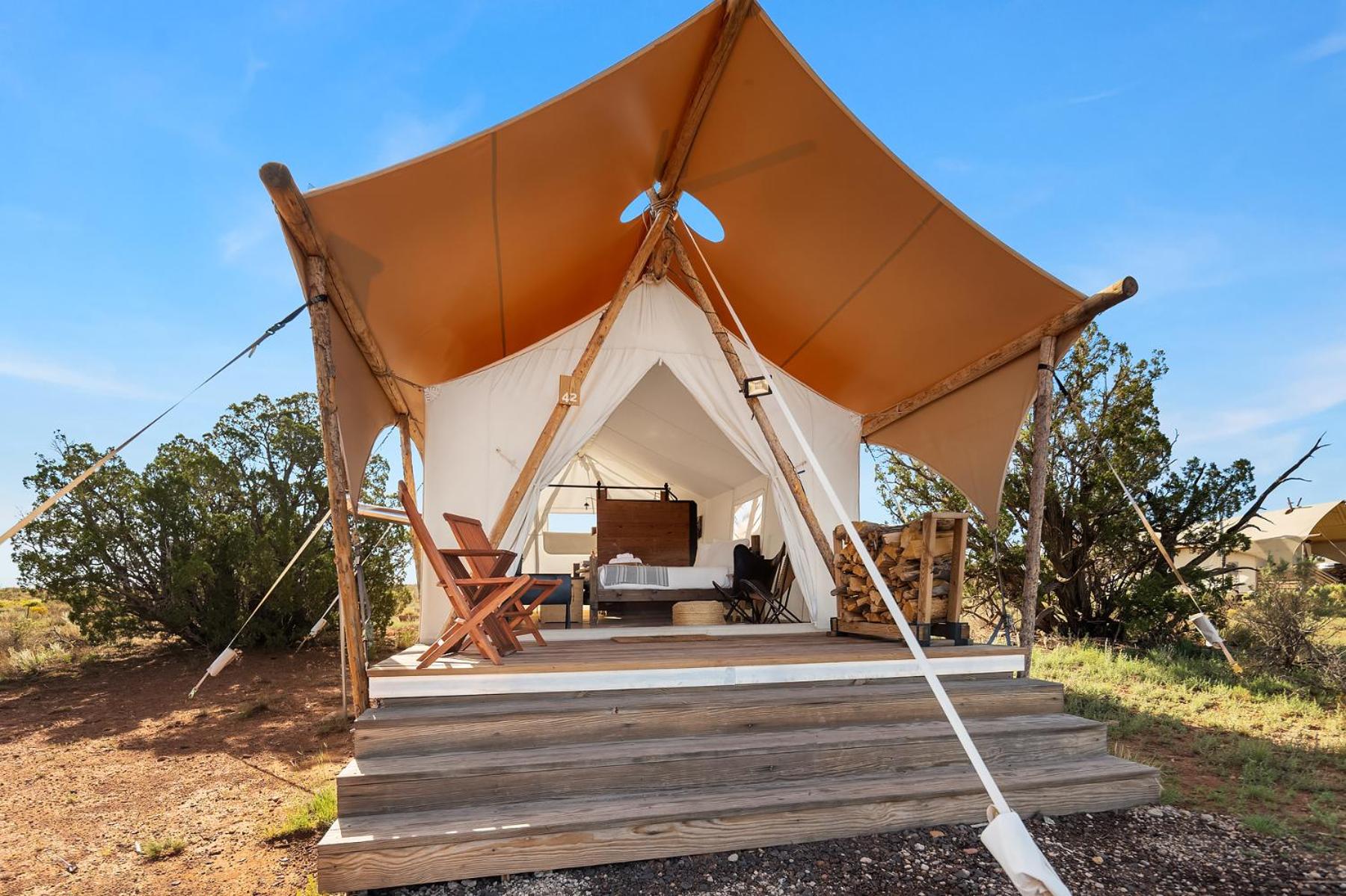 Deluxe Tent with Private Bathroom and Kids Tent photo 3