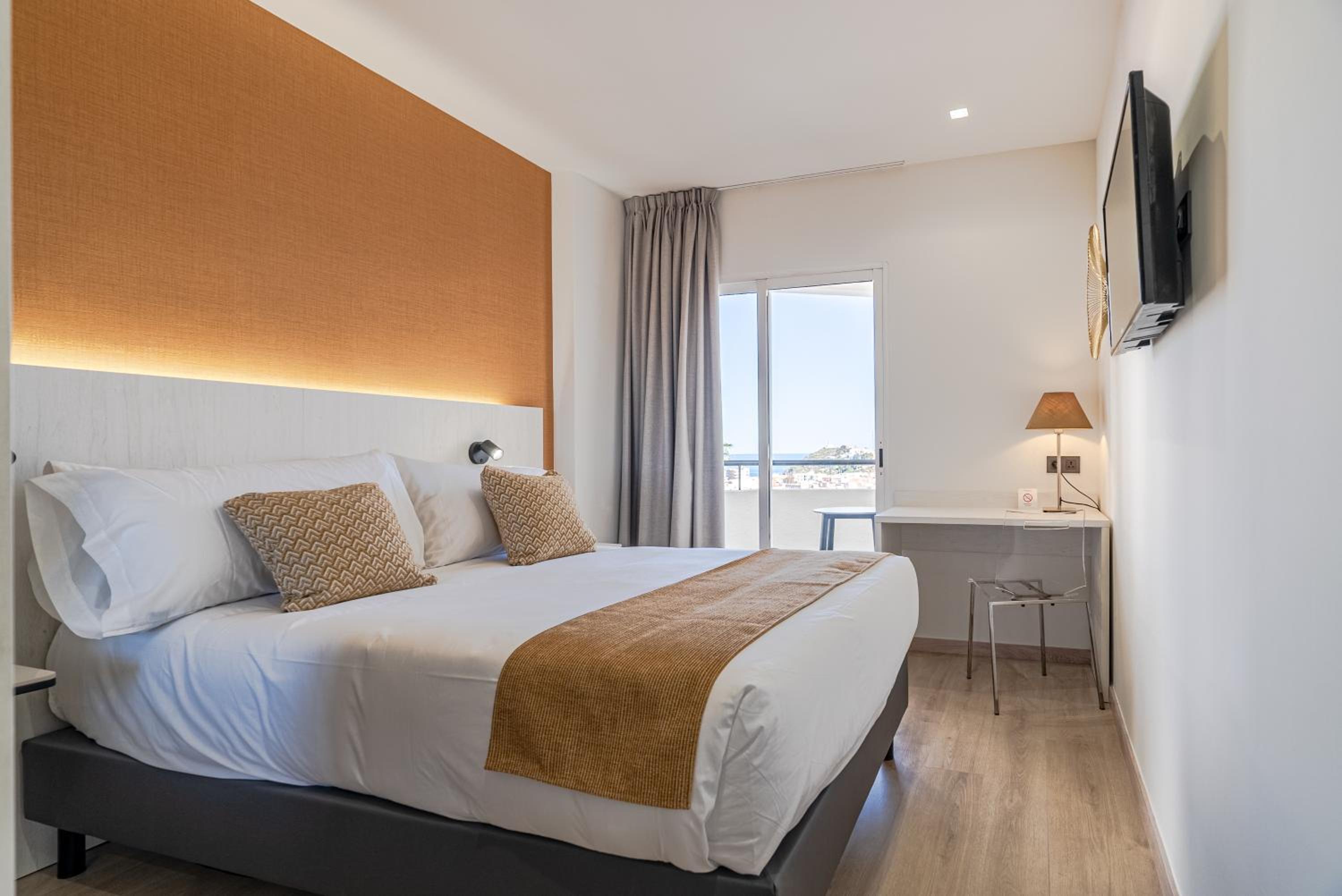 Double Bed, Deluxe Room, Sea View - Photo 5