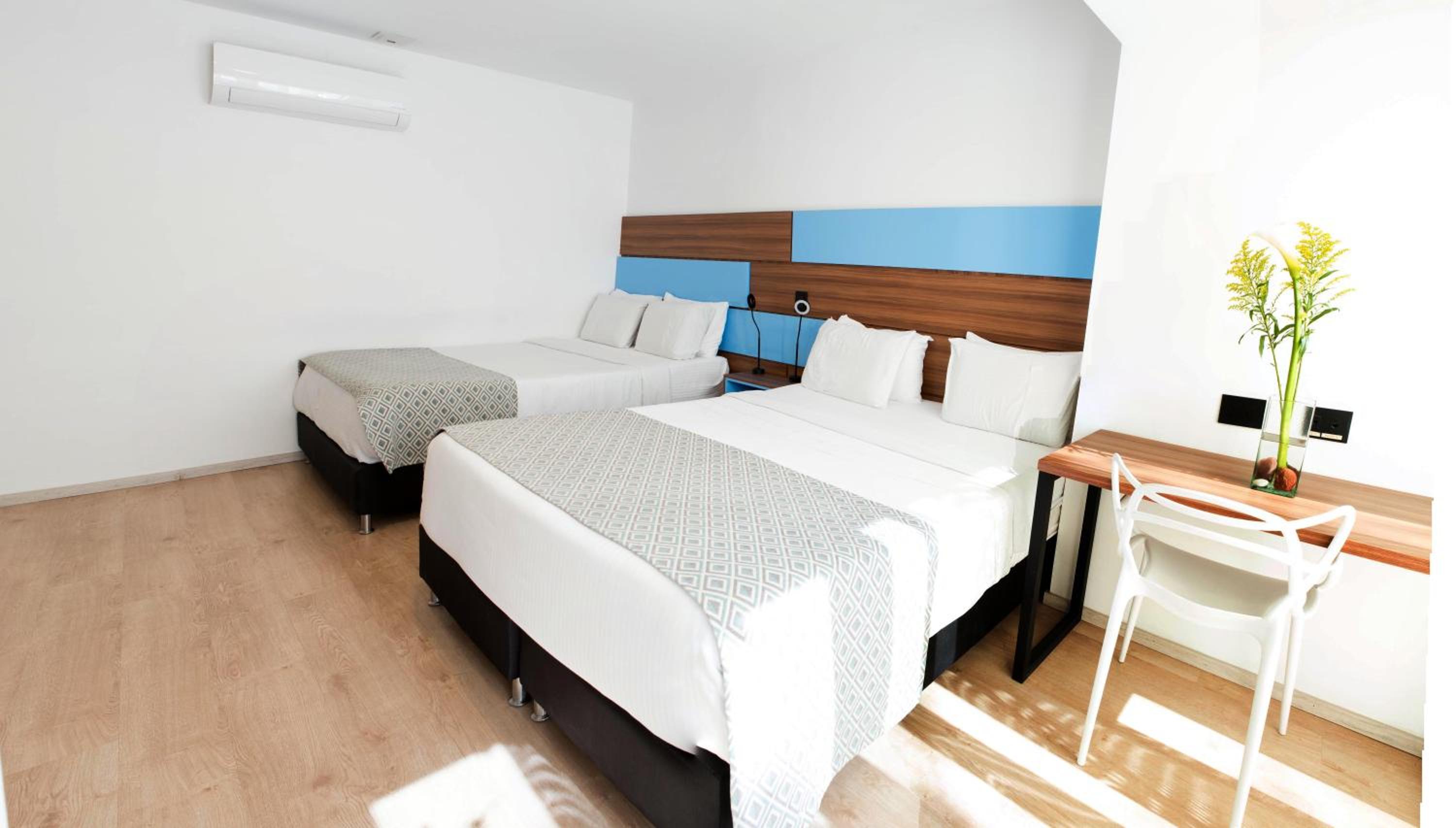 Superior Double Room with Two Double Beds photo 2
