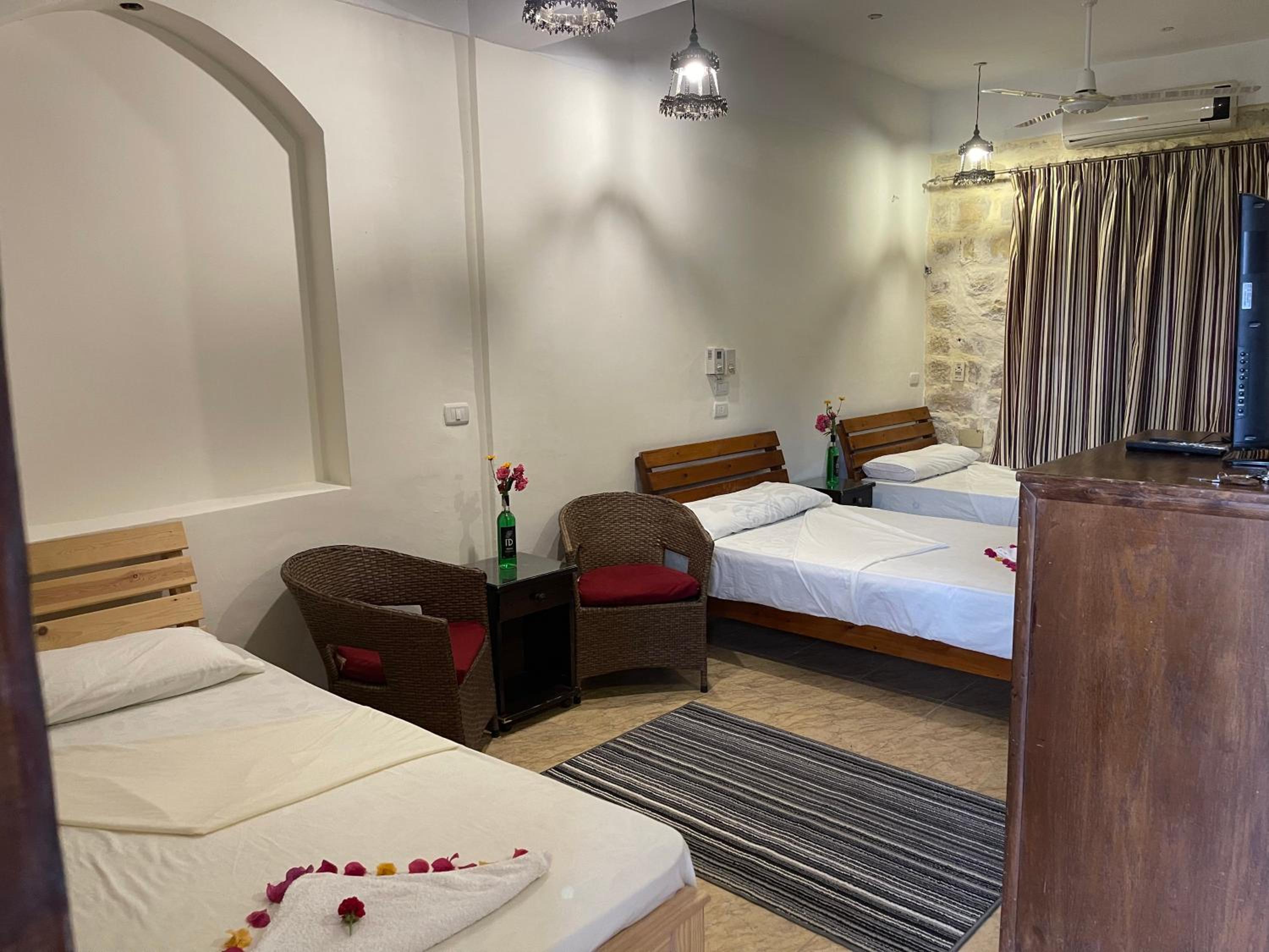 Triple Room with Garden View - Photo 7
