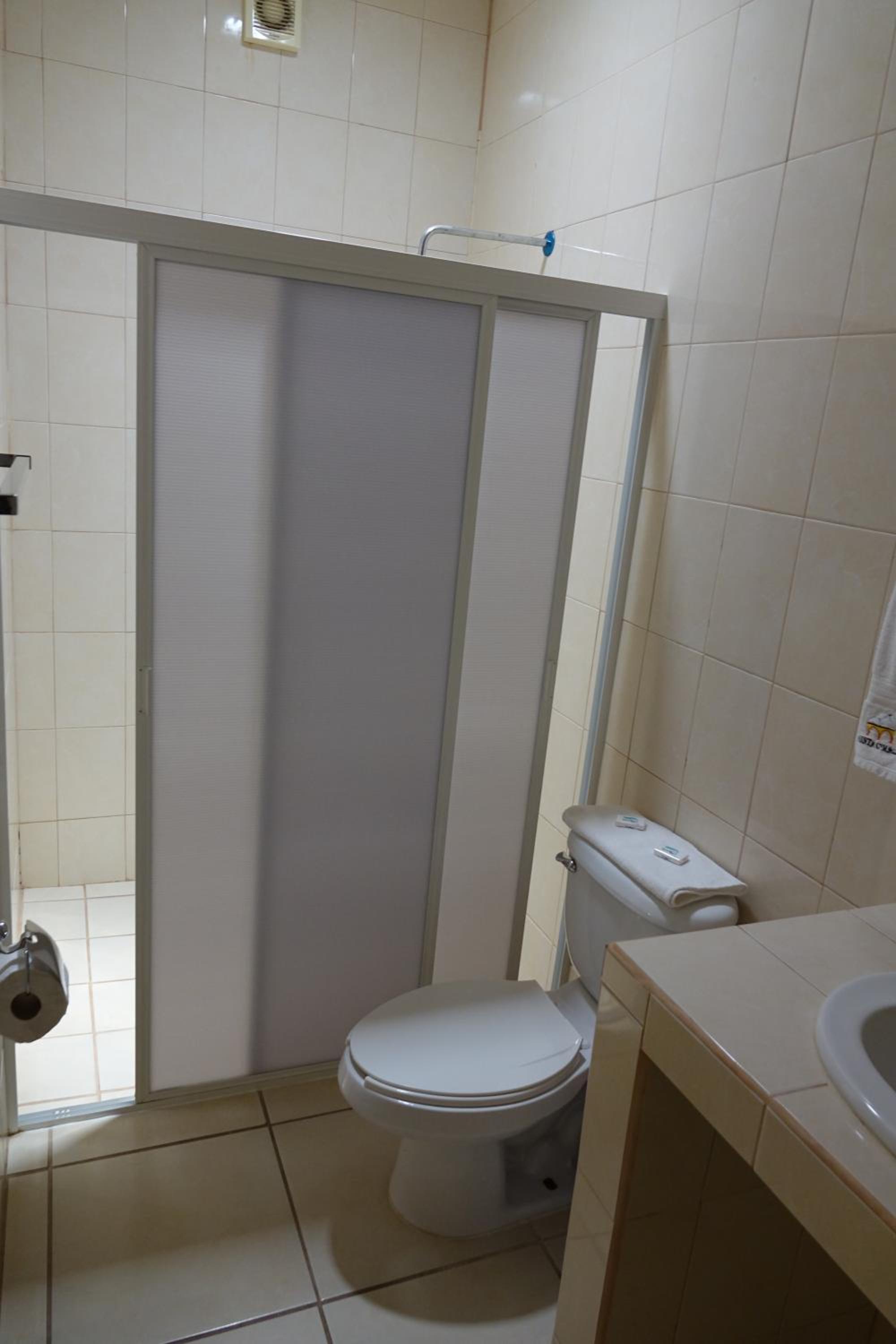 Deluxe Queen Suite - Photo 2