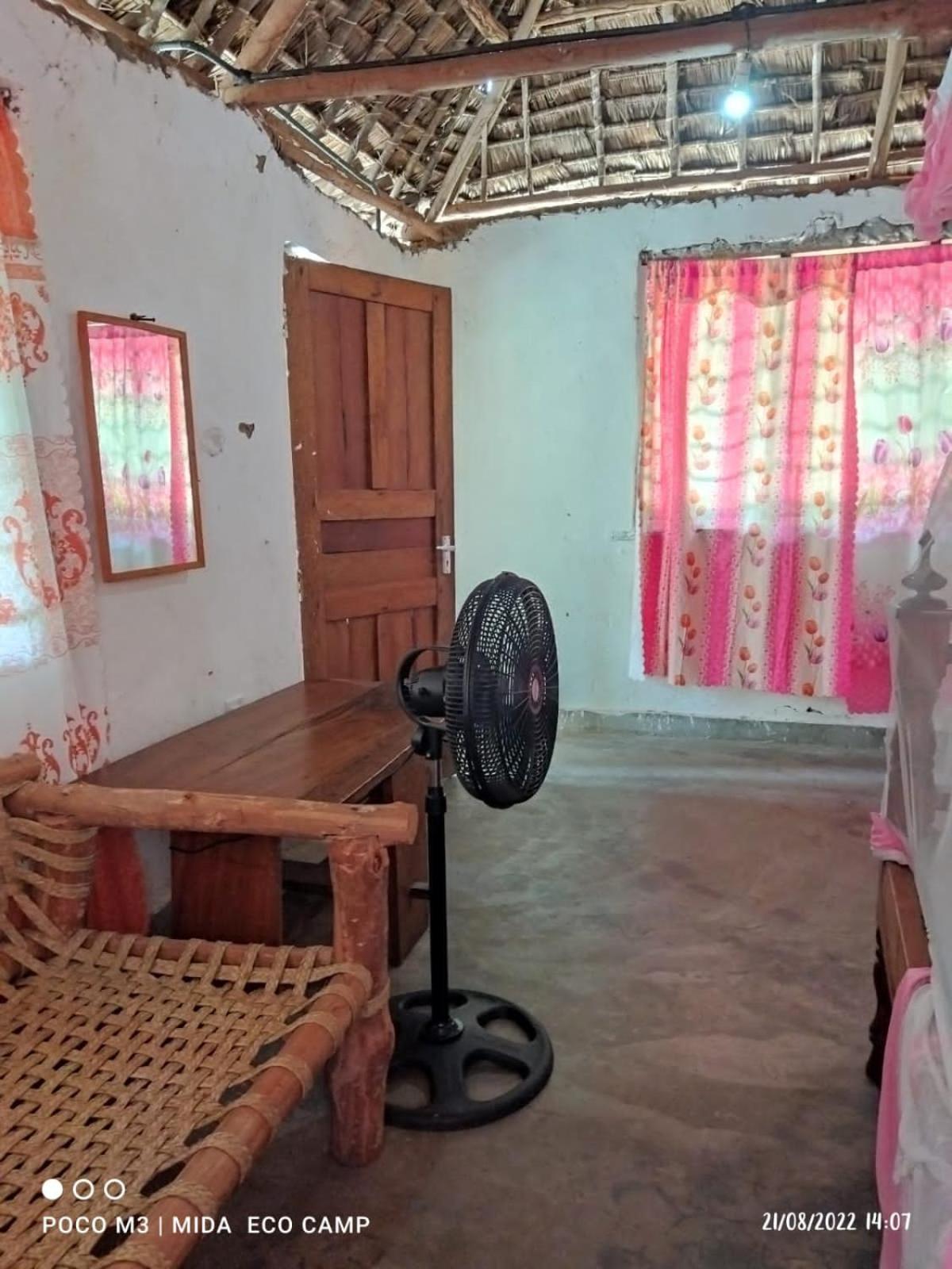 Standard Bungalow with Fan - Photo 10