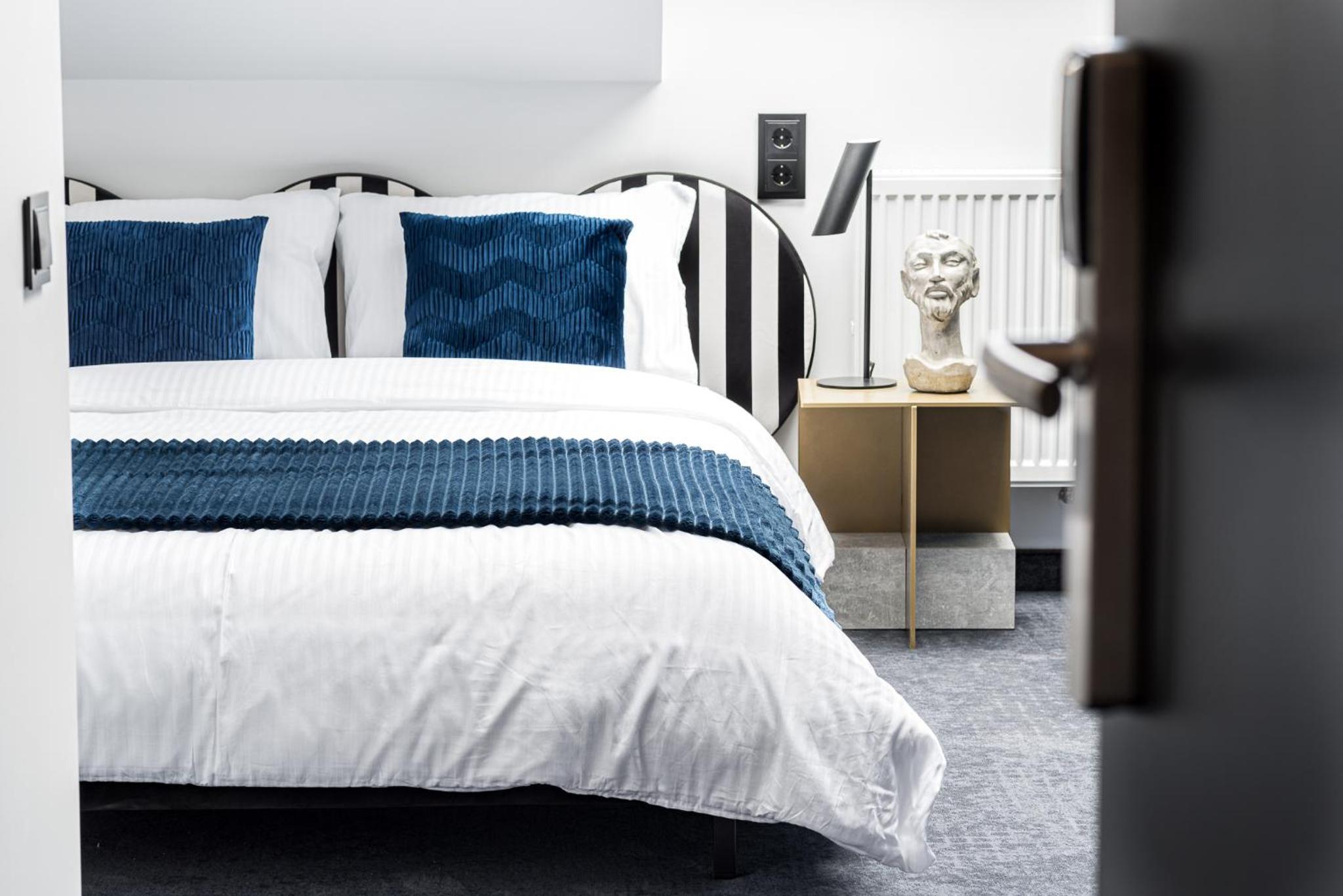 Standard Queen Room - Photo 6