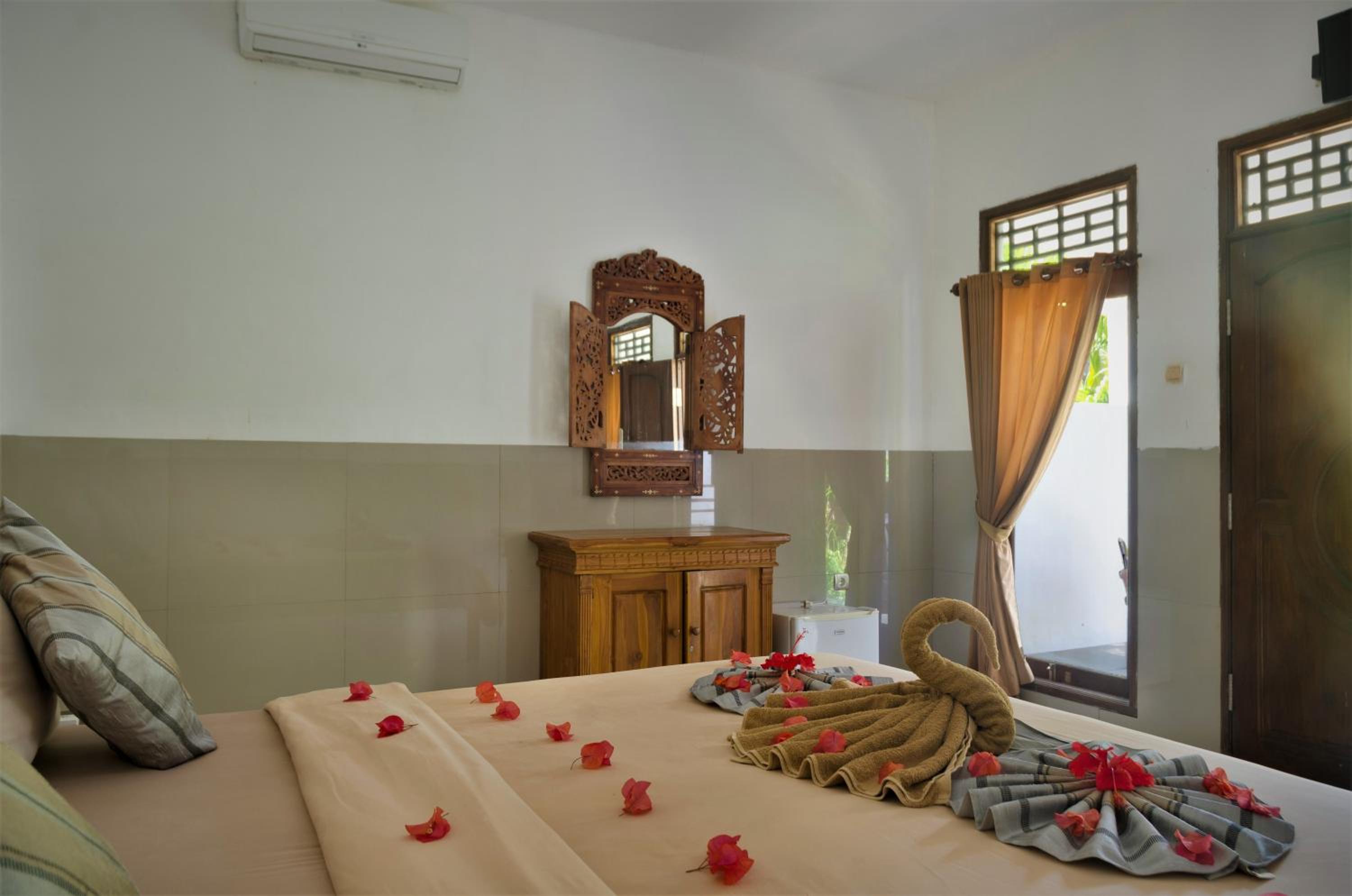 Deluxe Bungalow with Garden View