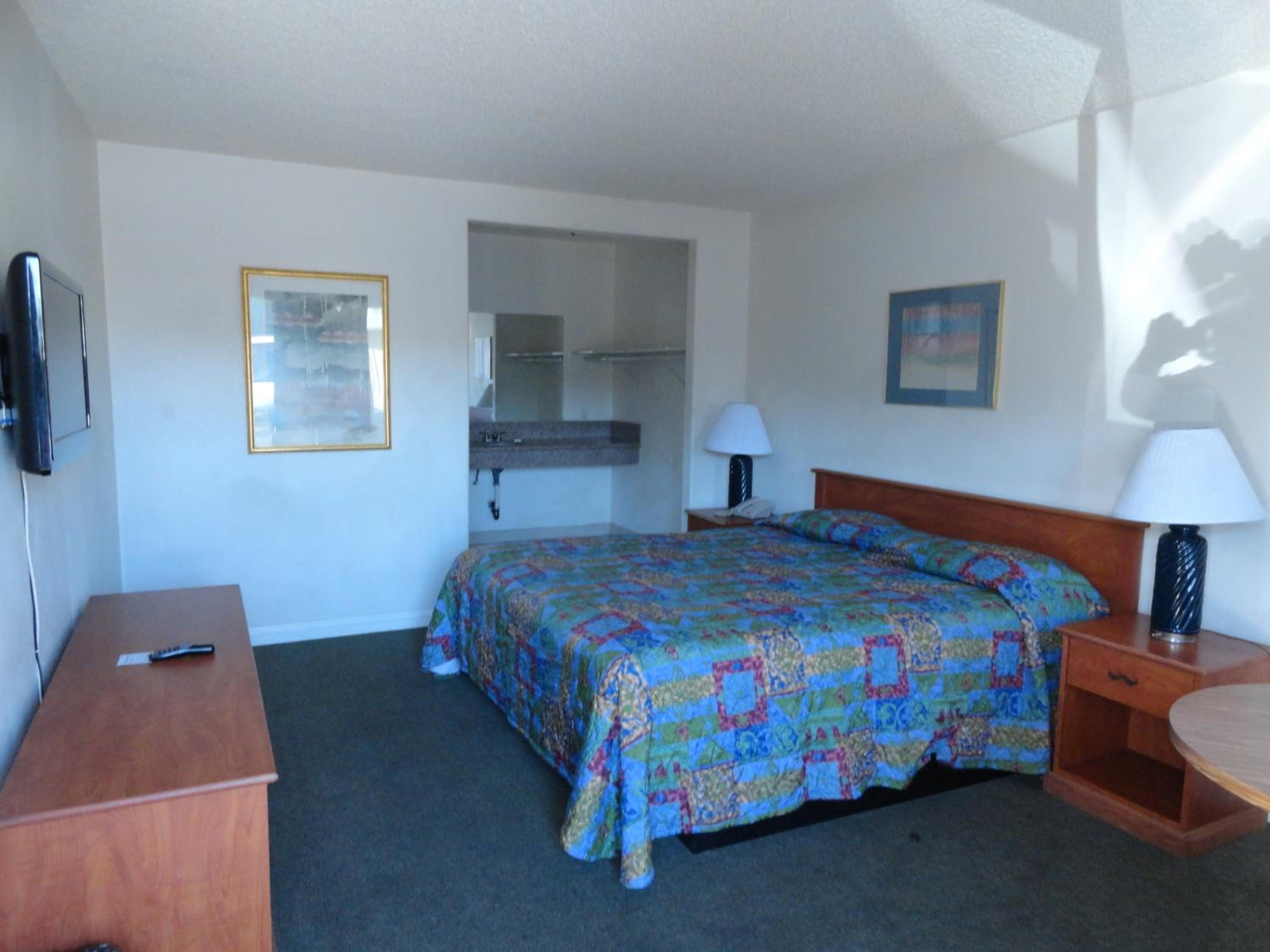 Standard King Room photo 2