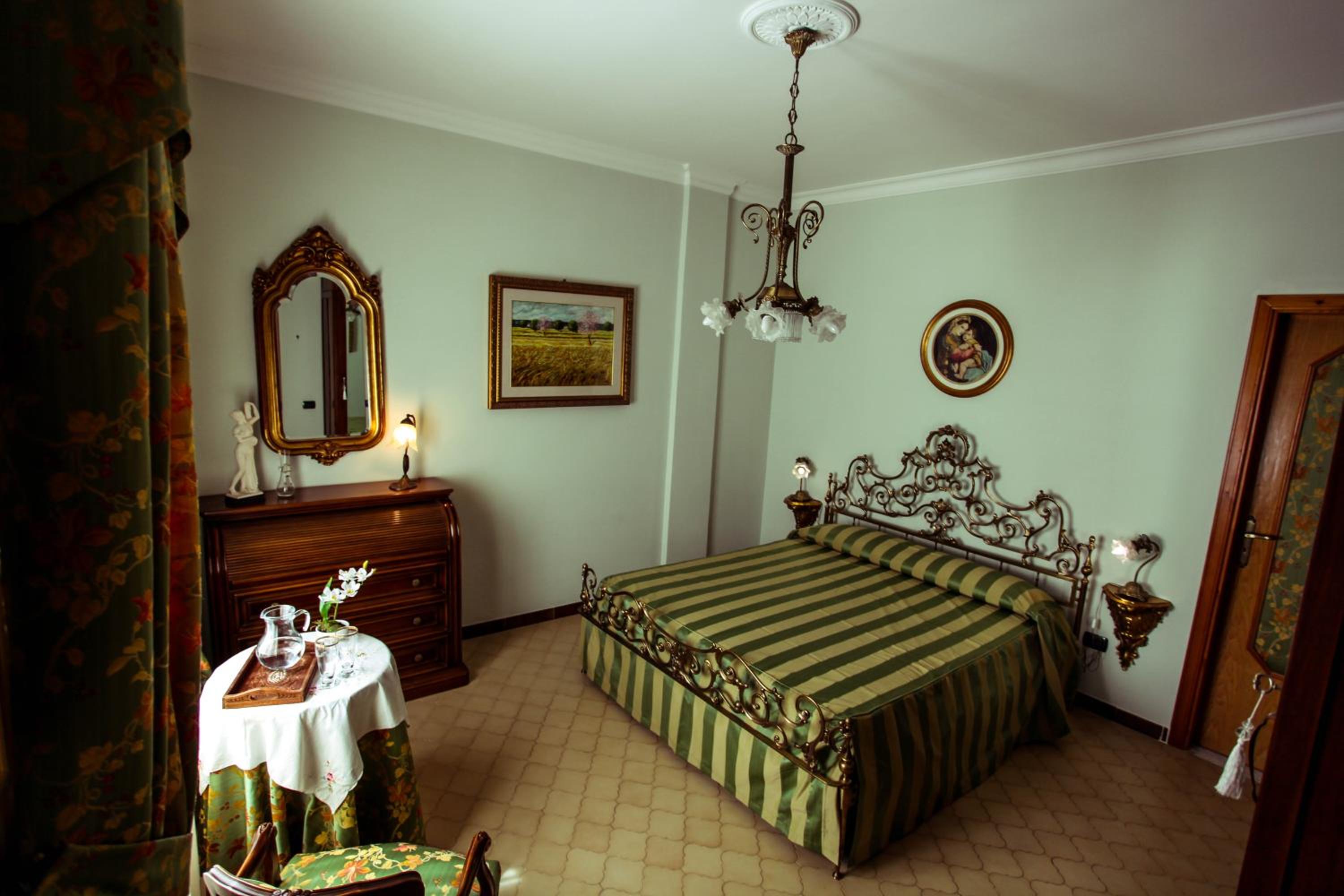 Double Room with Private Bathroom photo 3