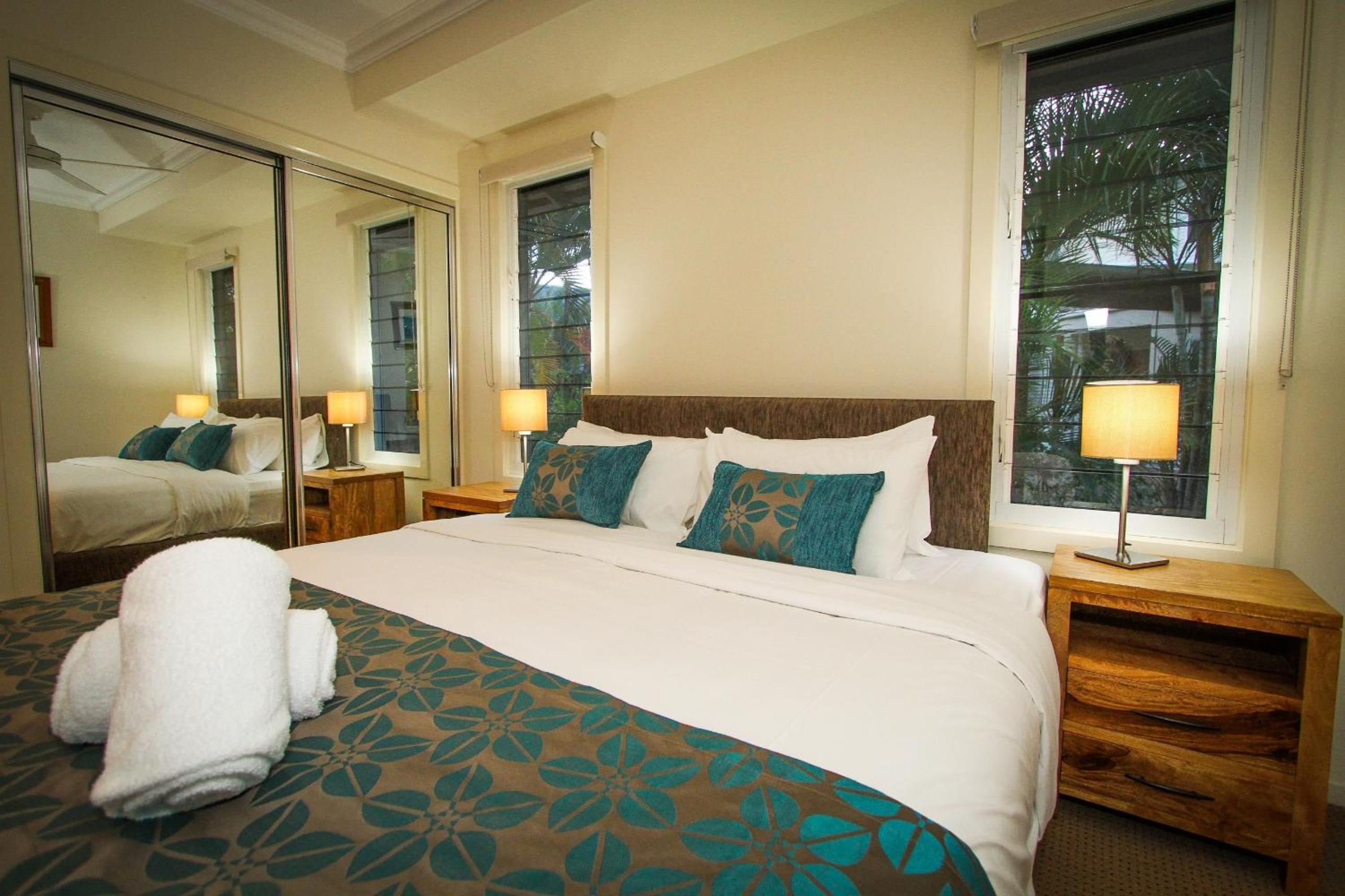 One-Bedroom Apartment with Pool View photo 1