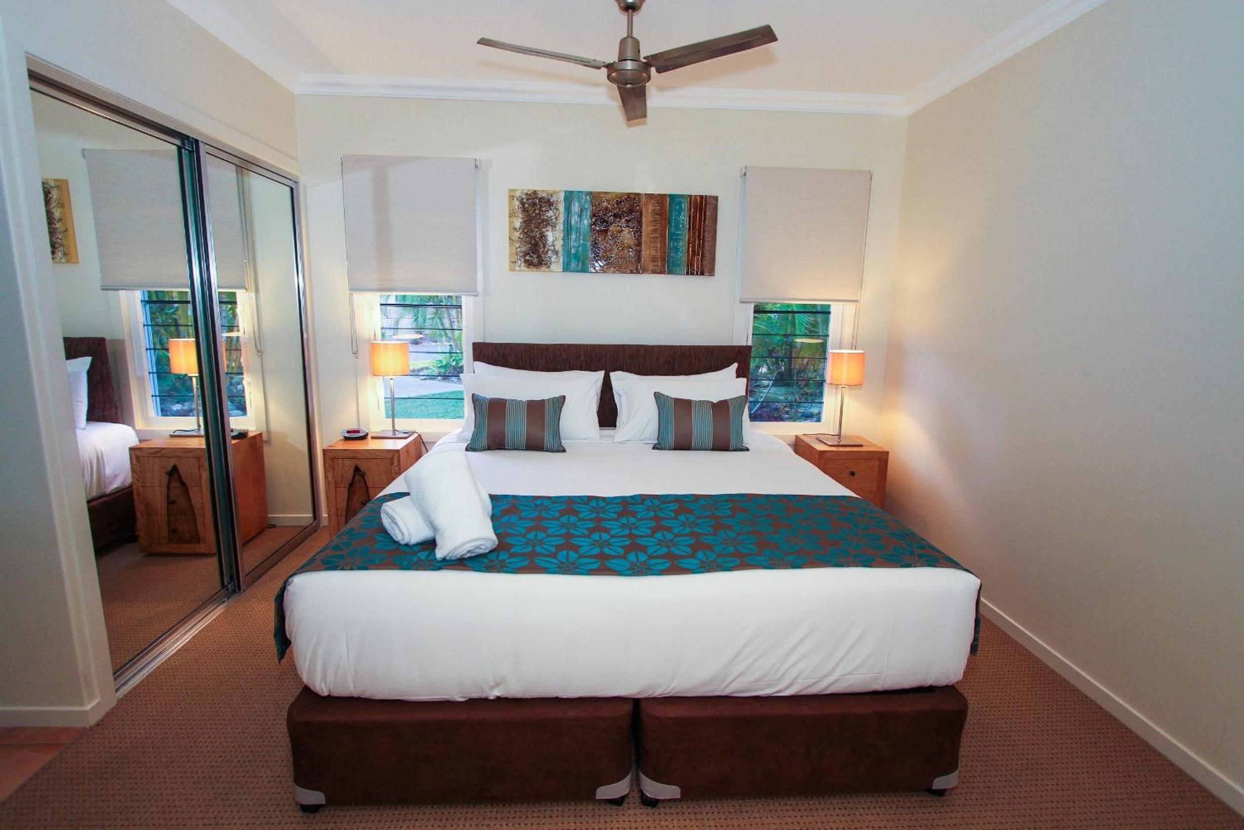 One-Bedroom Poolside Villa photo 1