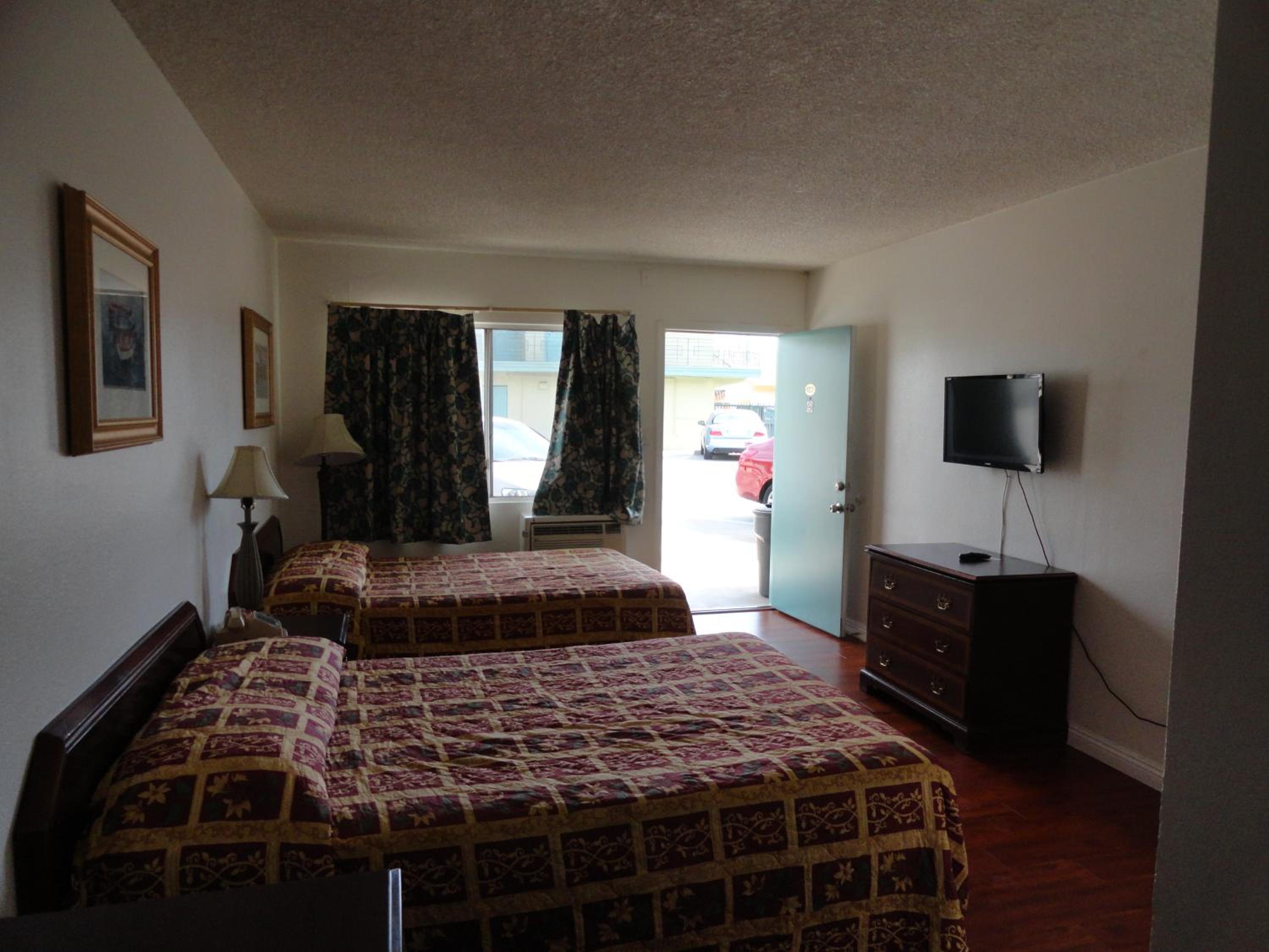 Standard Double Room photo 3