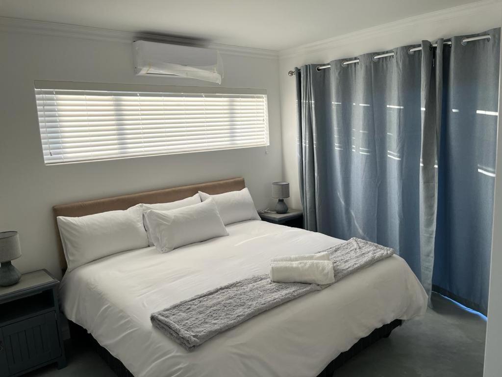 Apartment with Sea View - Photo 6