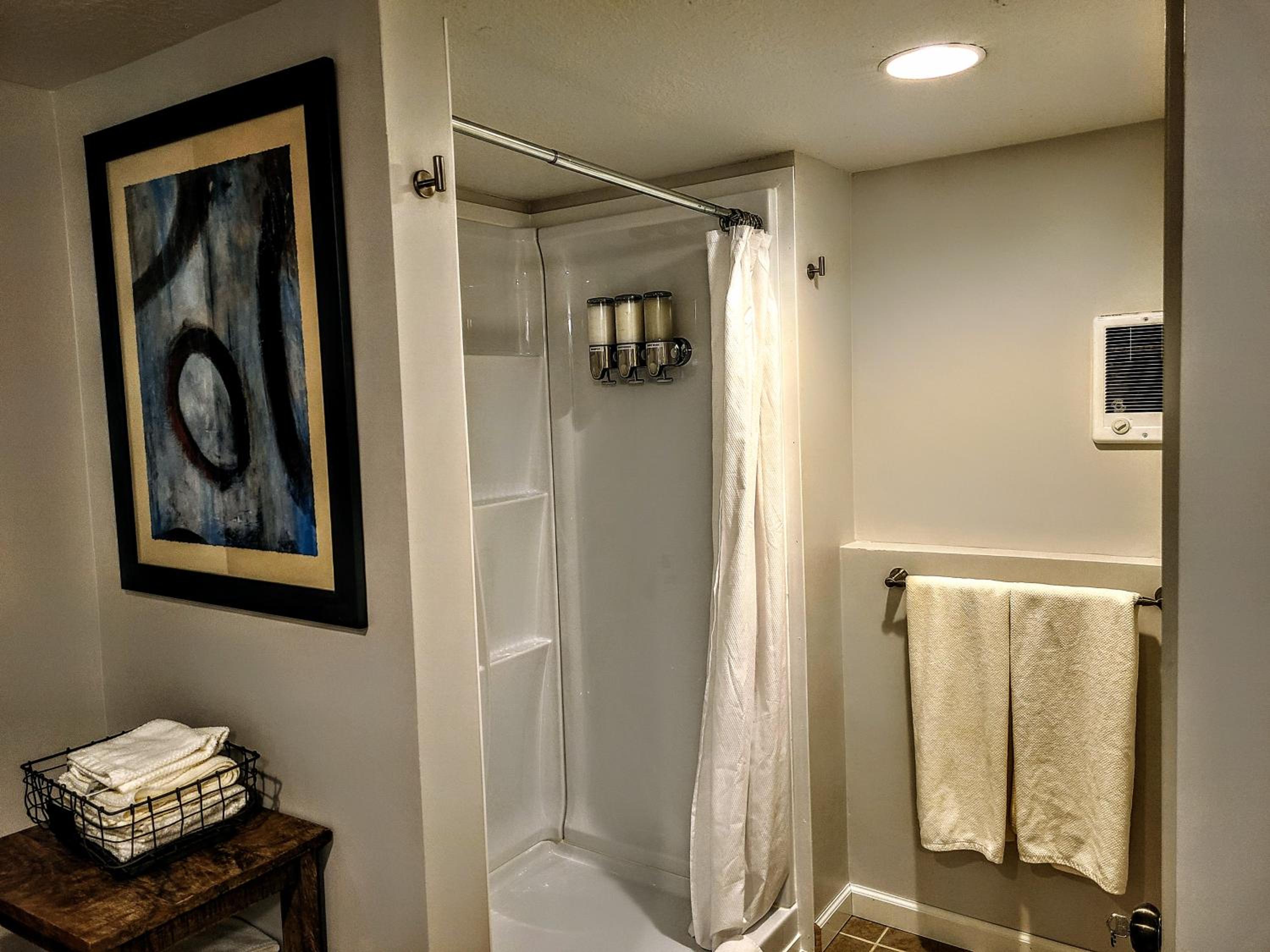 Three-Bedroom House photo 2