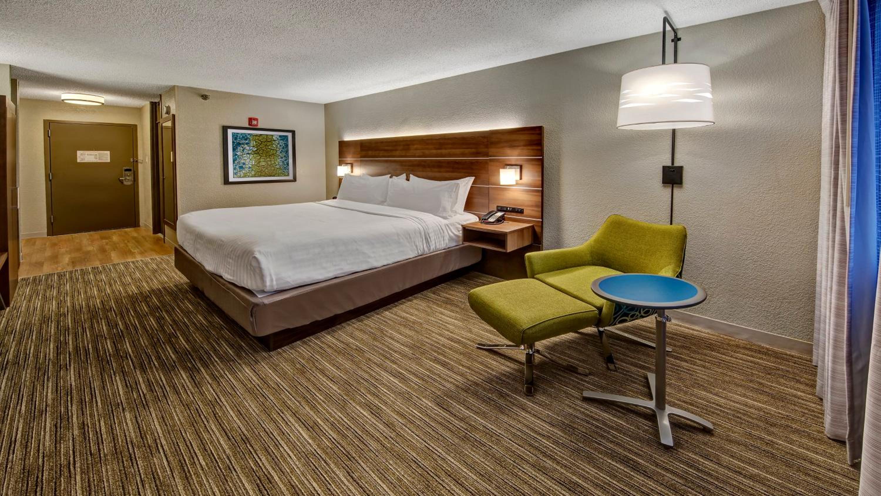 Standard King Room - Photo 3