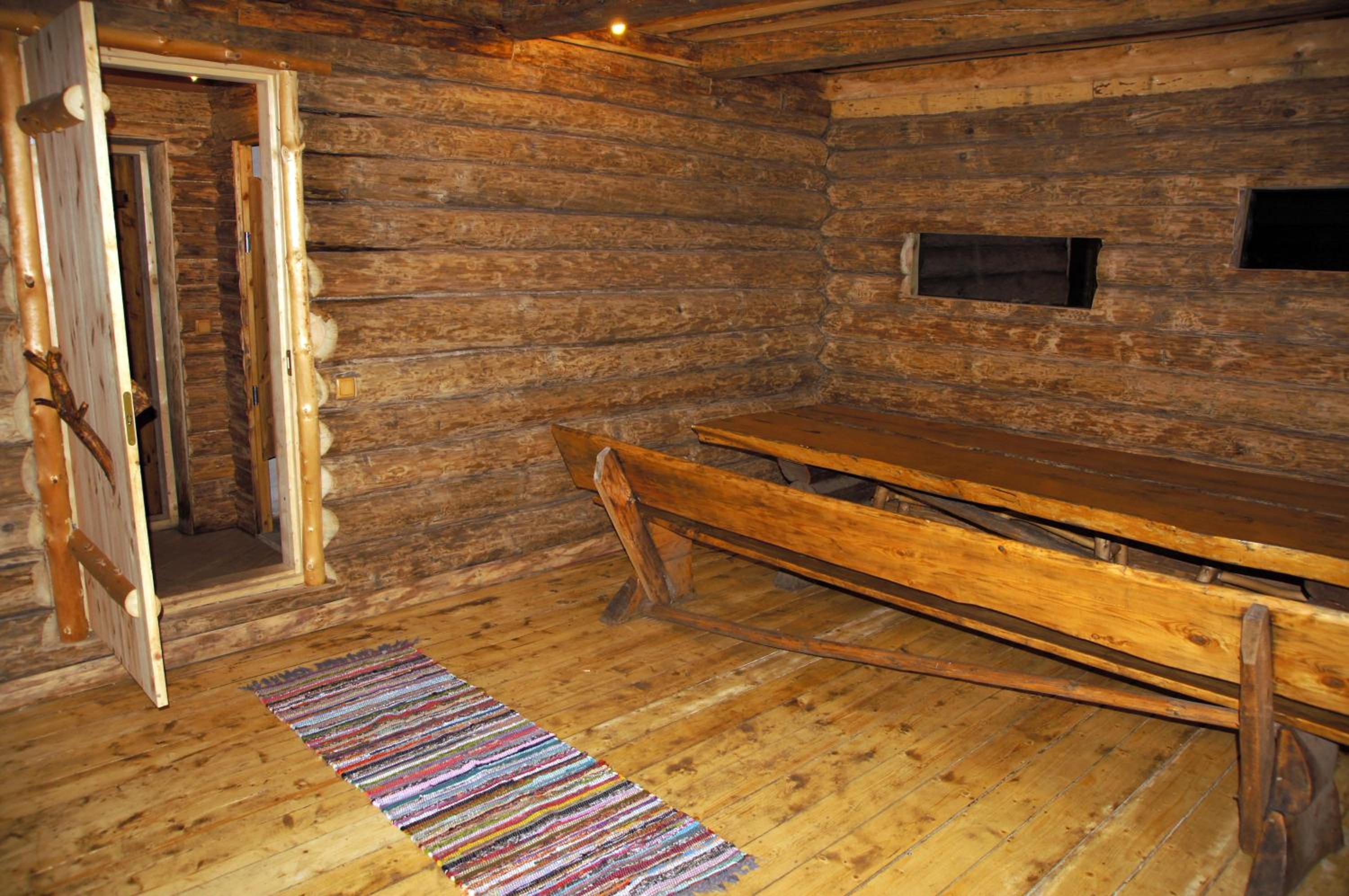Four-Bedroom House - Photo 12