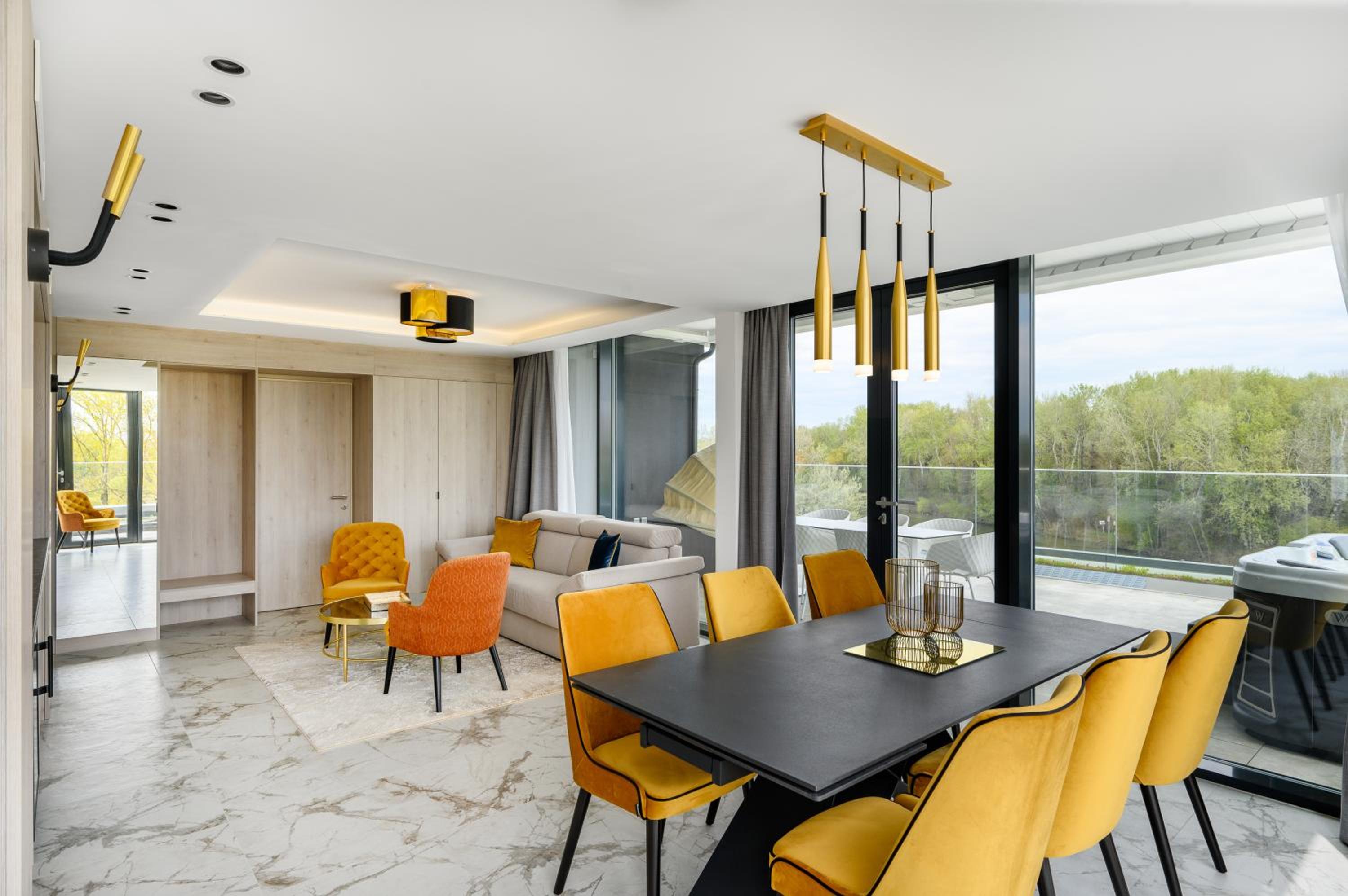 Executive room with One Double Bed and Sofa - Photo 17