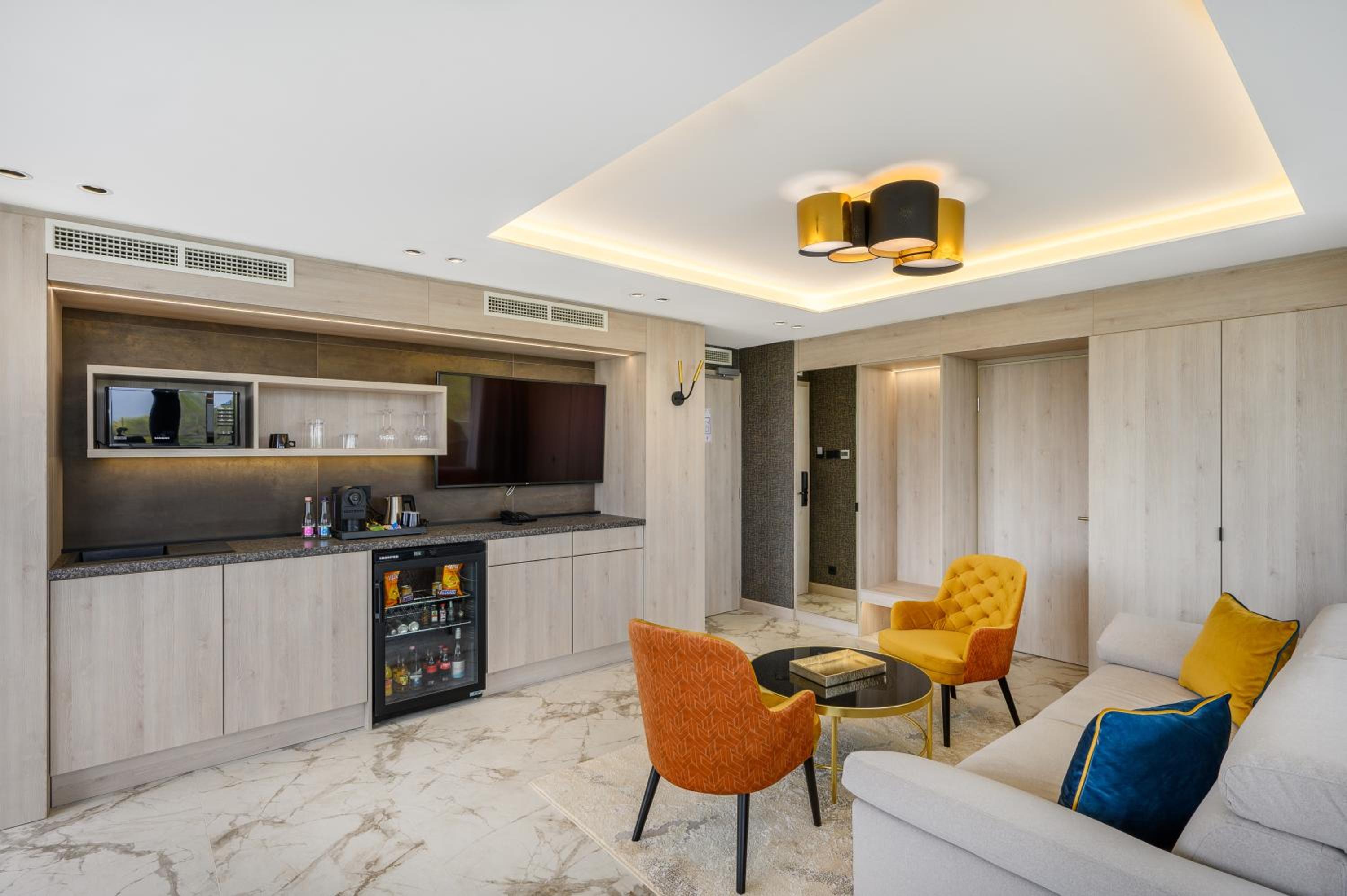 Executive room with One Double Bed and Sofa - Photo 9