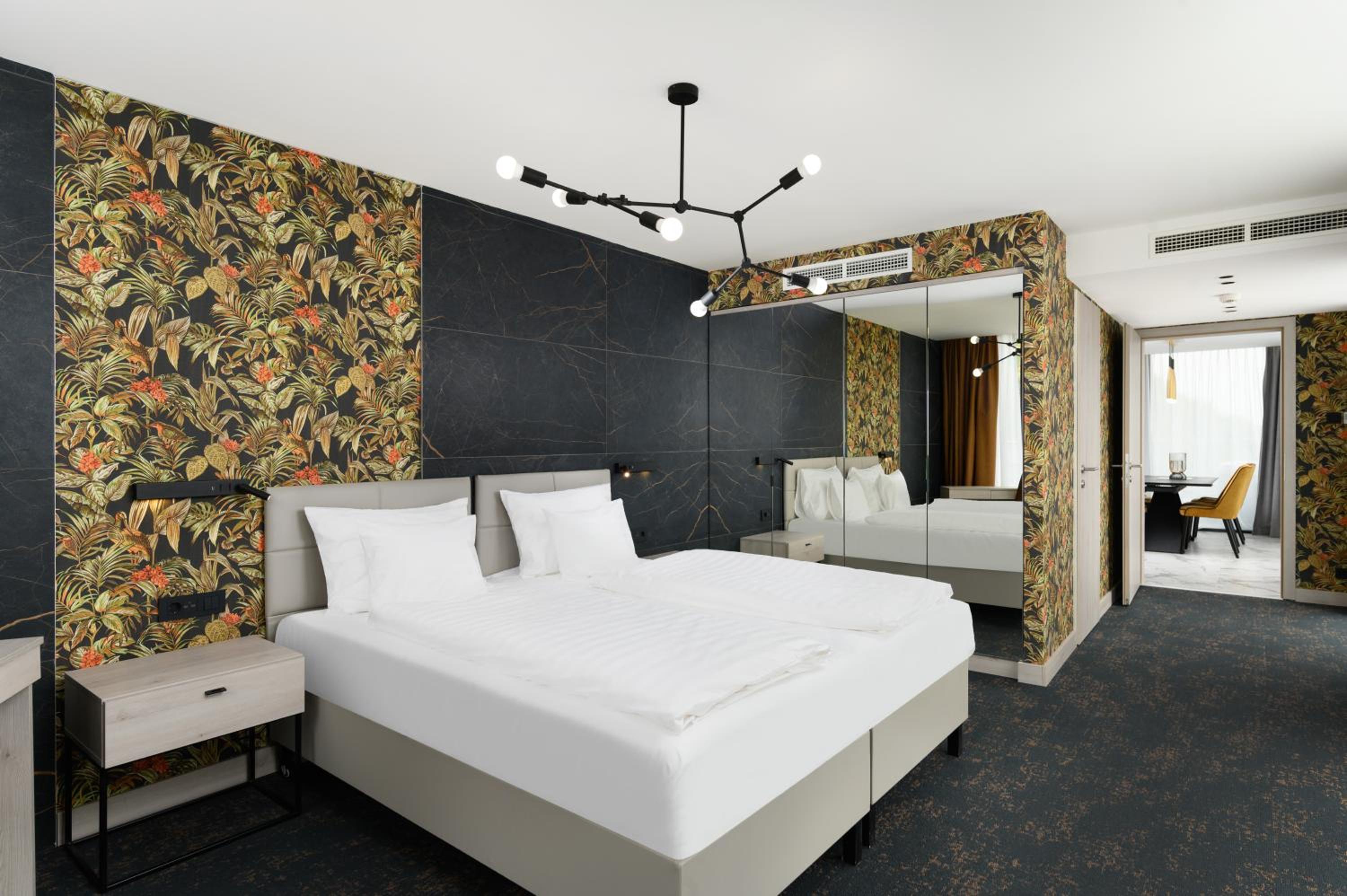 Executive room with One Double Bed and Sofa - Photo 19