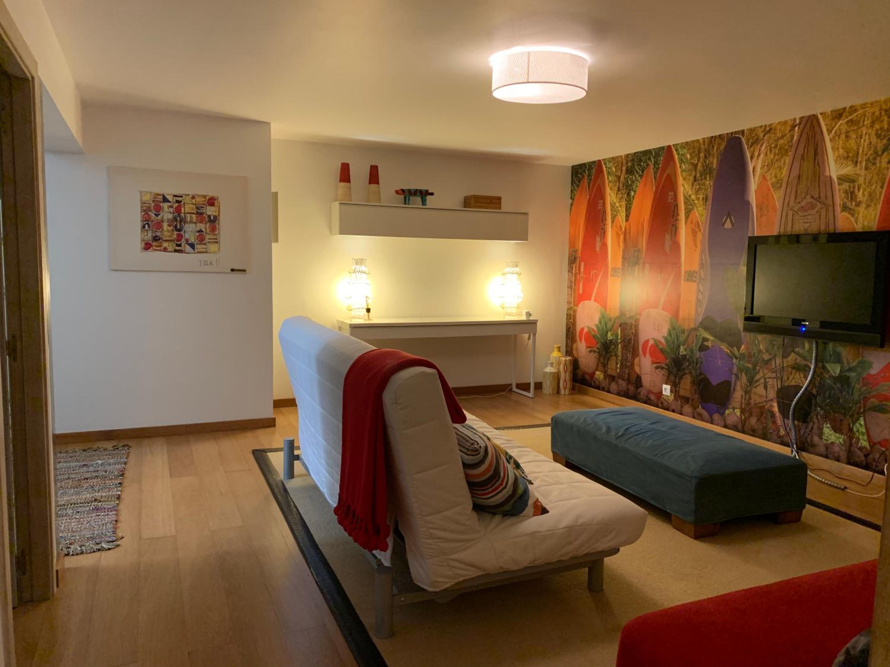 Five-Bedroom House - Photo 1