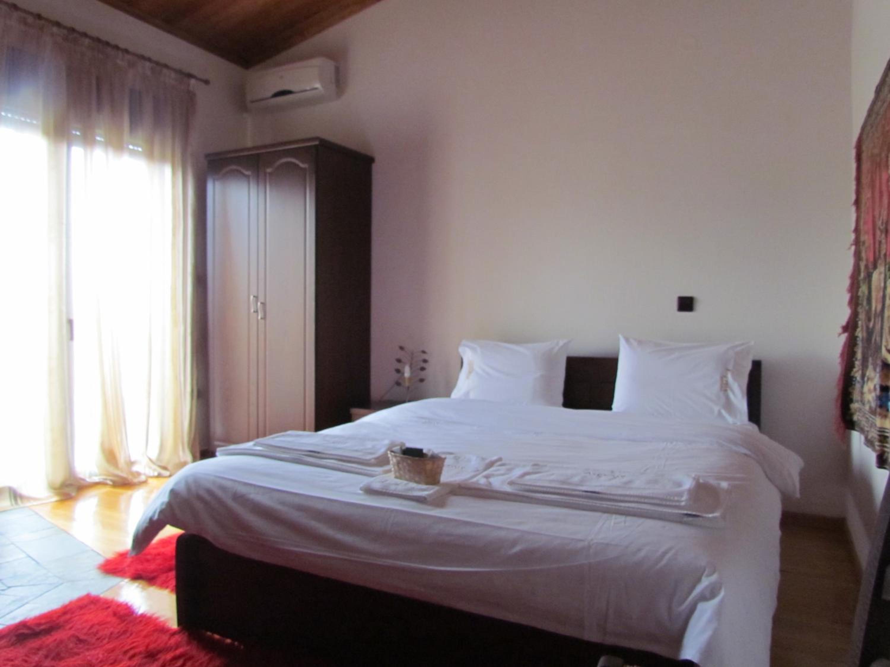 Basic Double Room - Photo 6