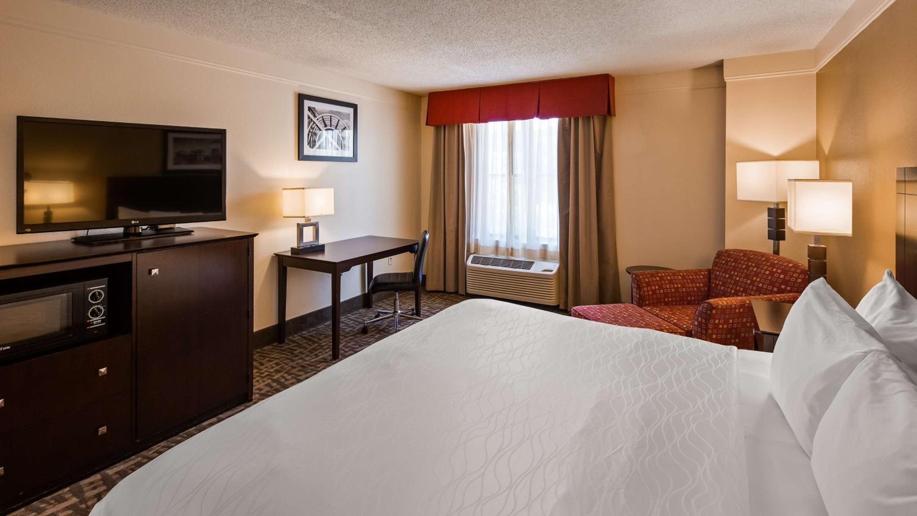 King Room - Non Smoking - Photo 2