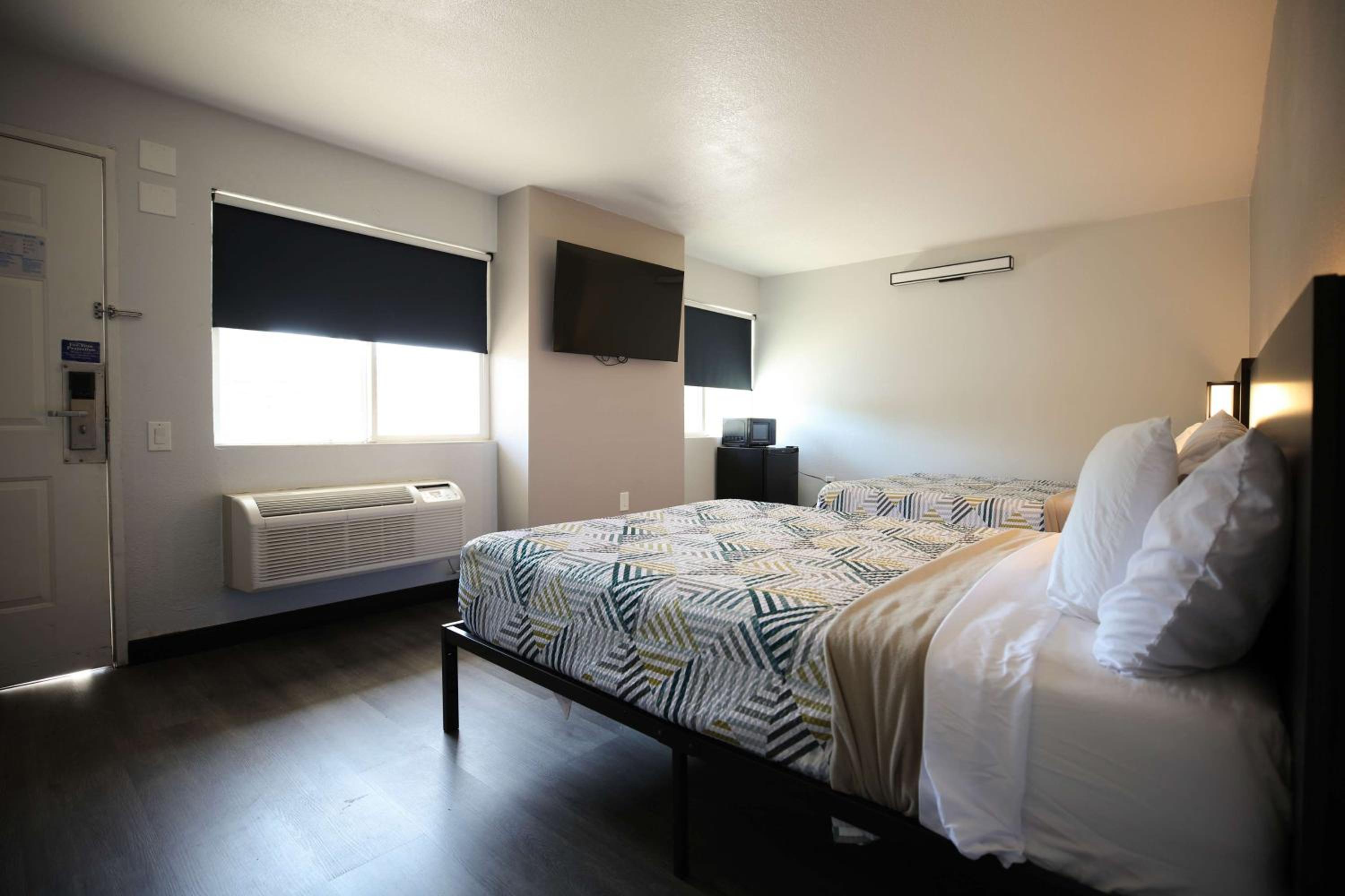 Queen Room with Two Queen Beds - Disability Access - Roll In Shower photo 1