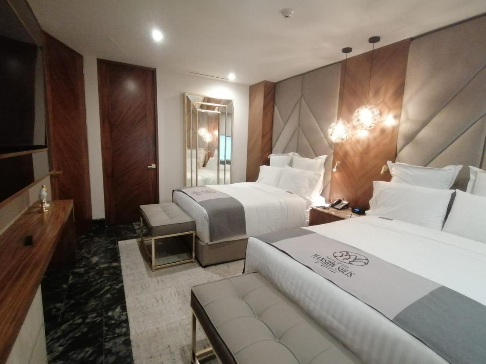 Superior Suite - Photo 3