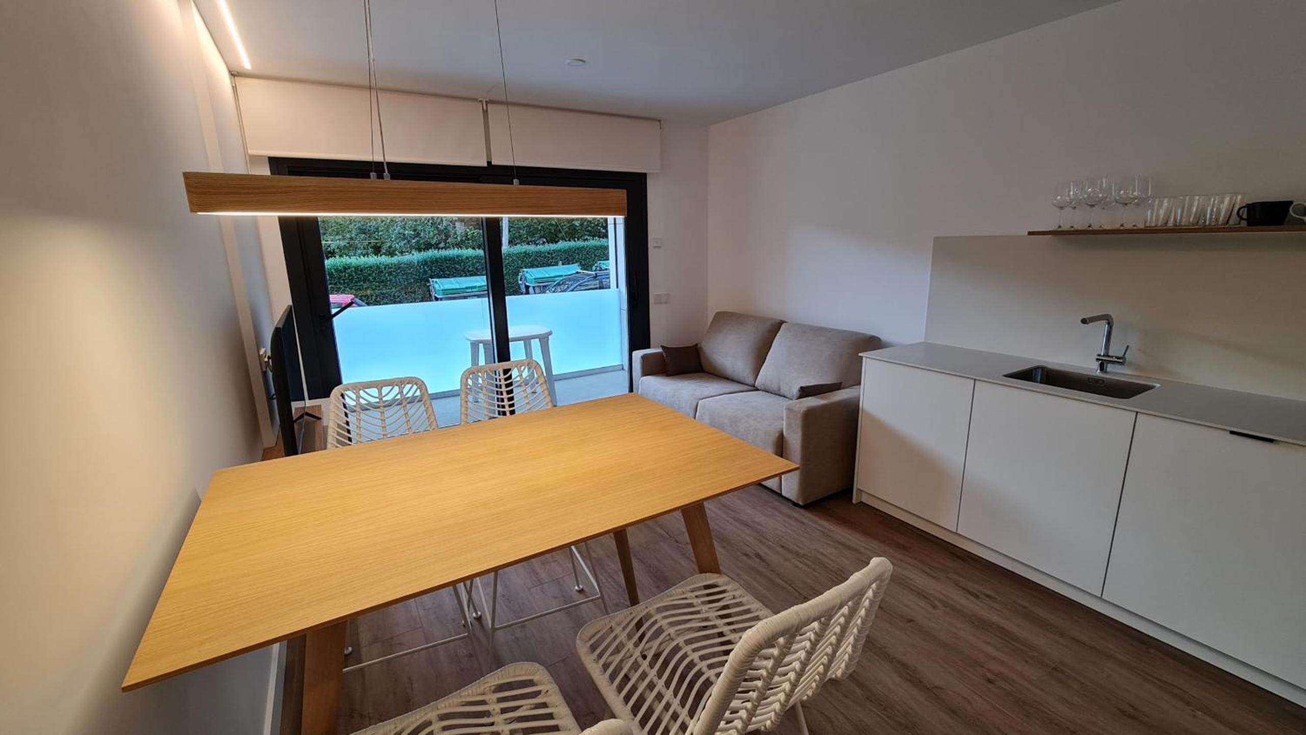 Apartment with Terrace - Photo 7