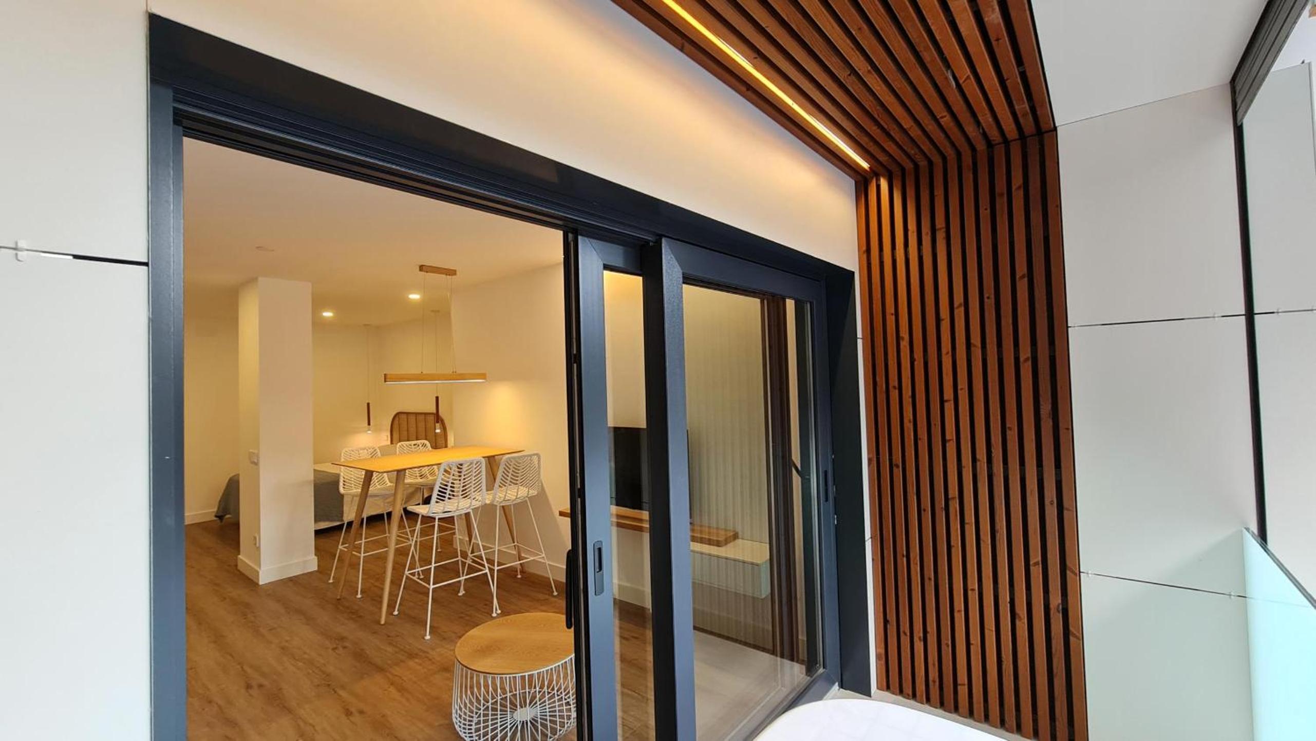Apartment with Terrace - Photo 4
