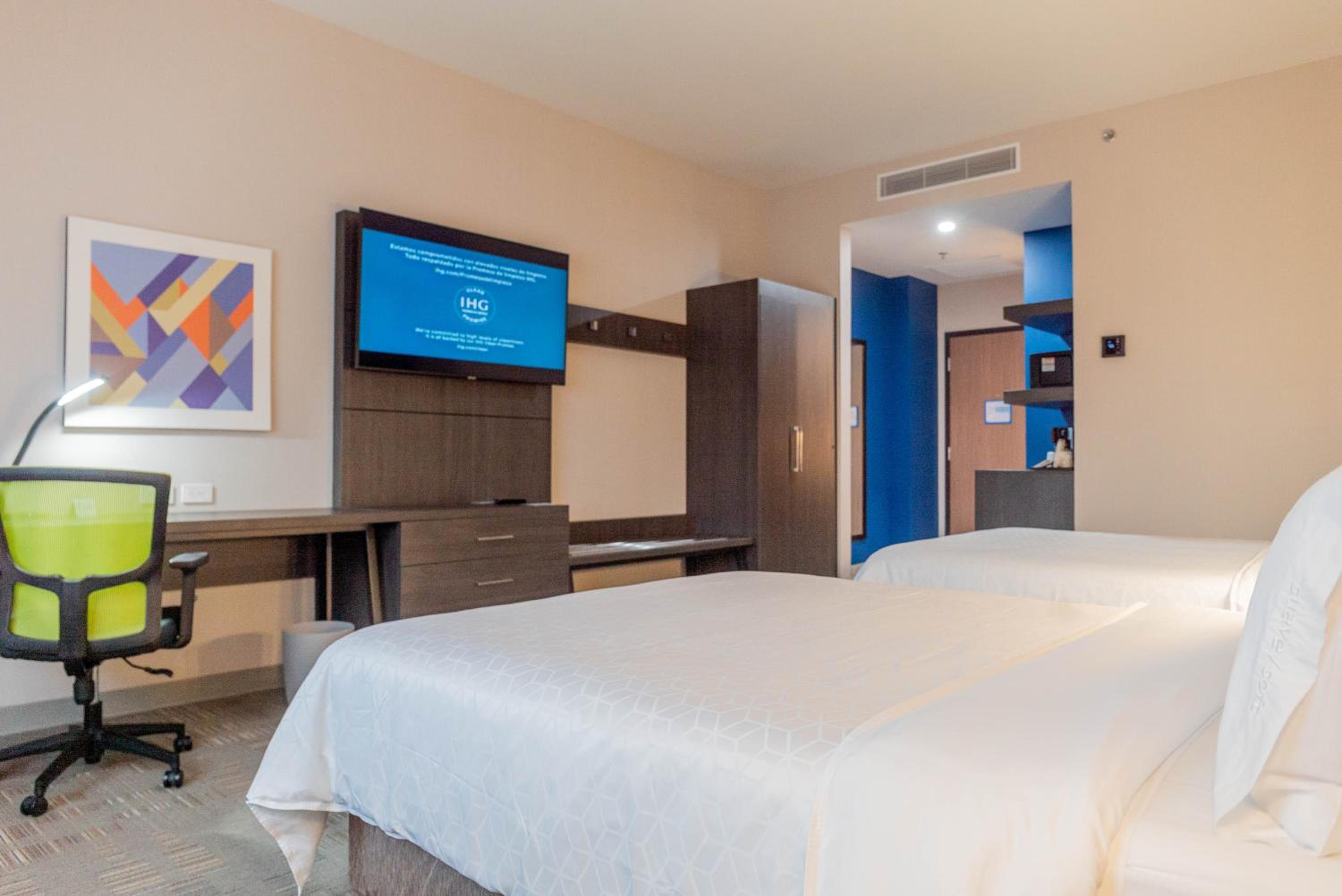 Standard Room with Two Queen Beds - Photo 1