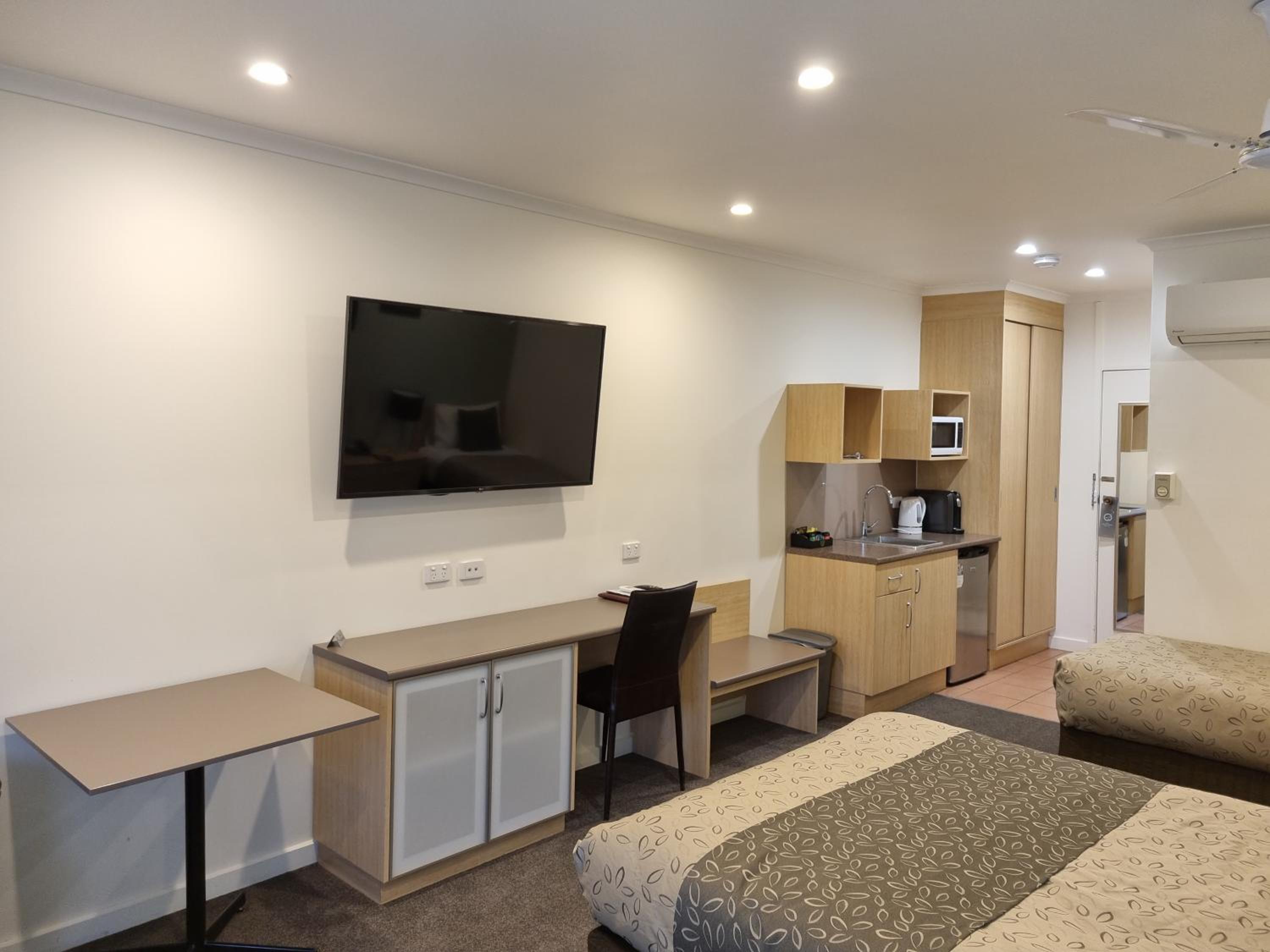 Deluxe Queen or Twin Room photo 3