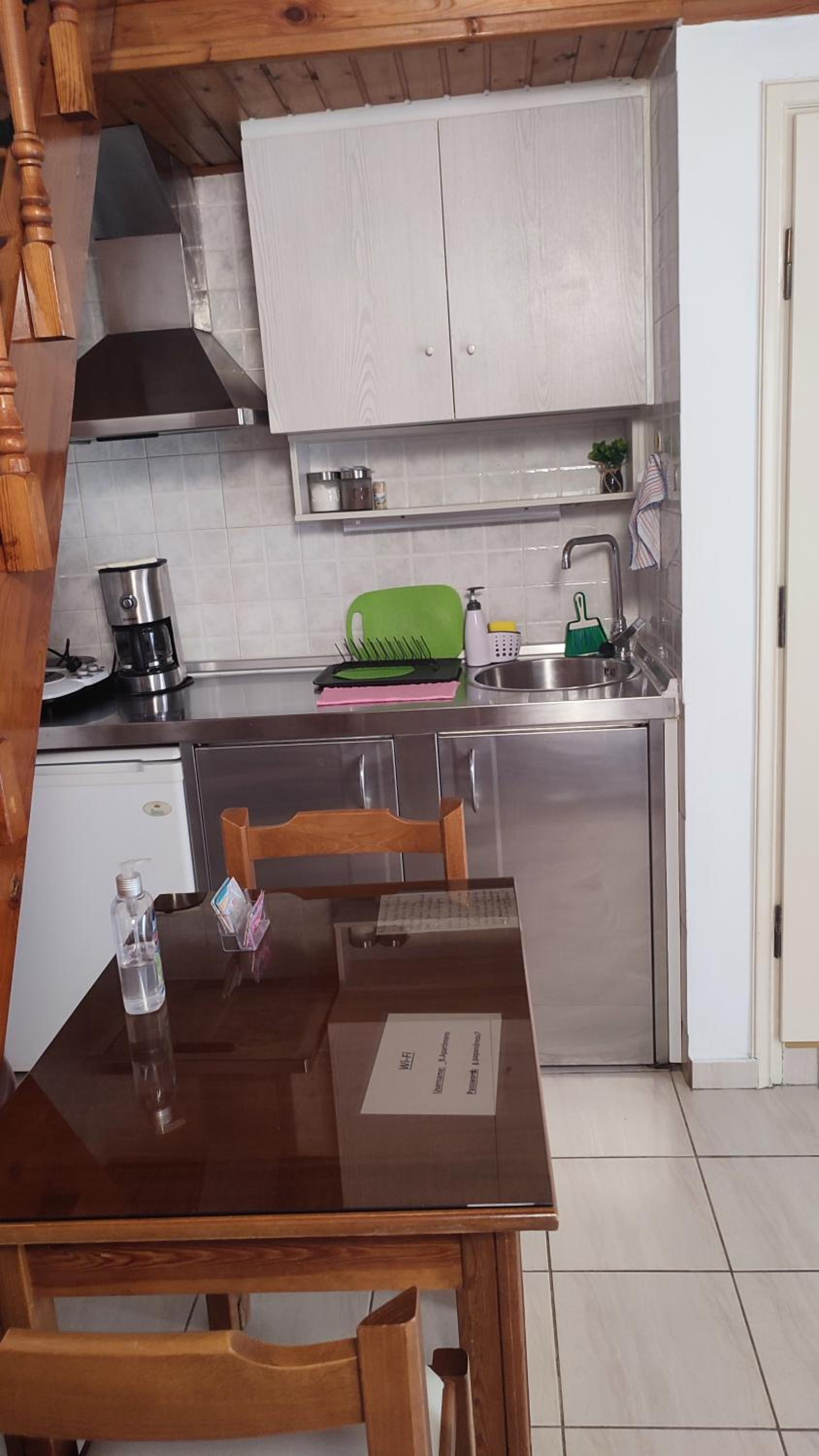 Apartment with Balcony - Photo 2
