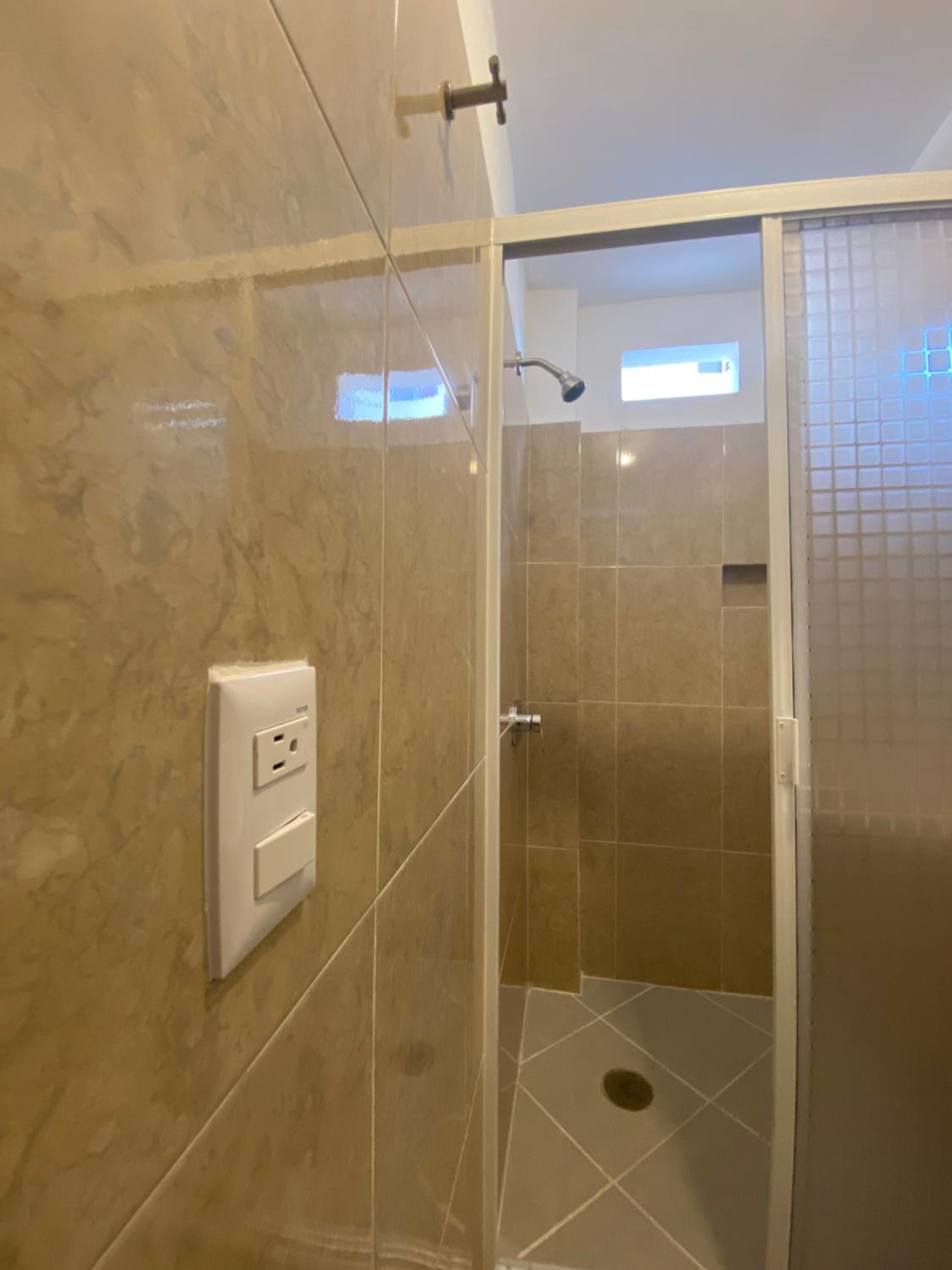 Standard Twin Room - Photo 11
