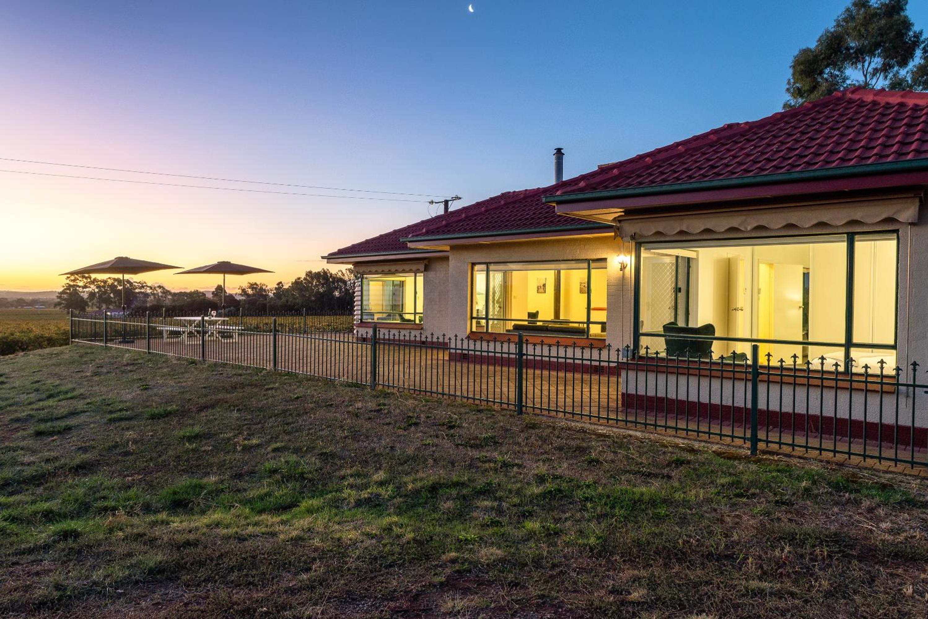 Three-Bedroom House photo 2