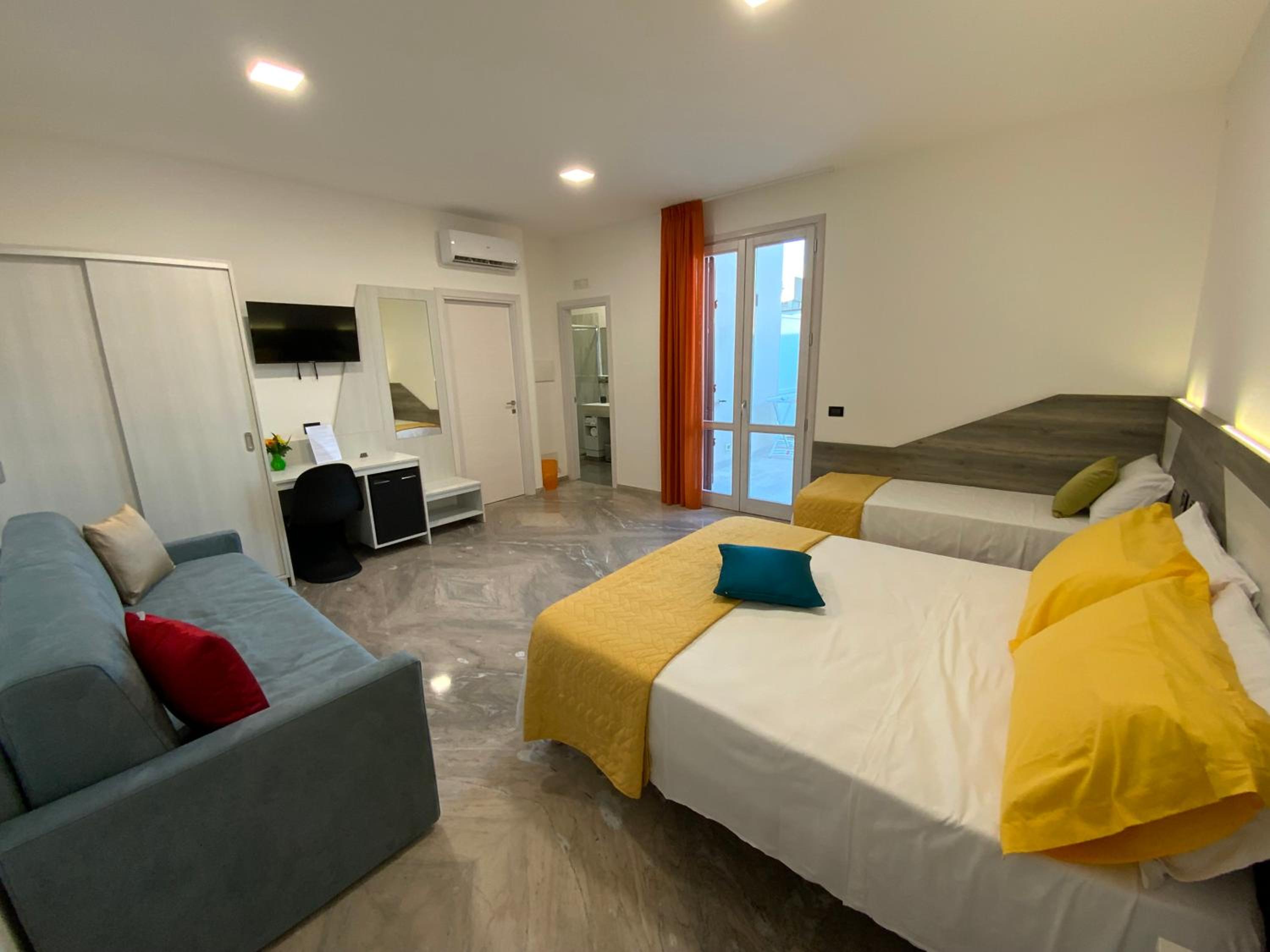 Deluxe Double or Twin Room with Balcony photo 2