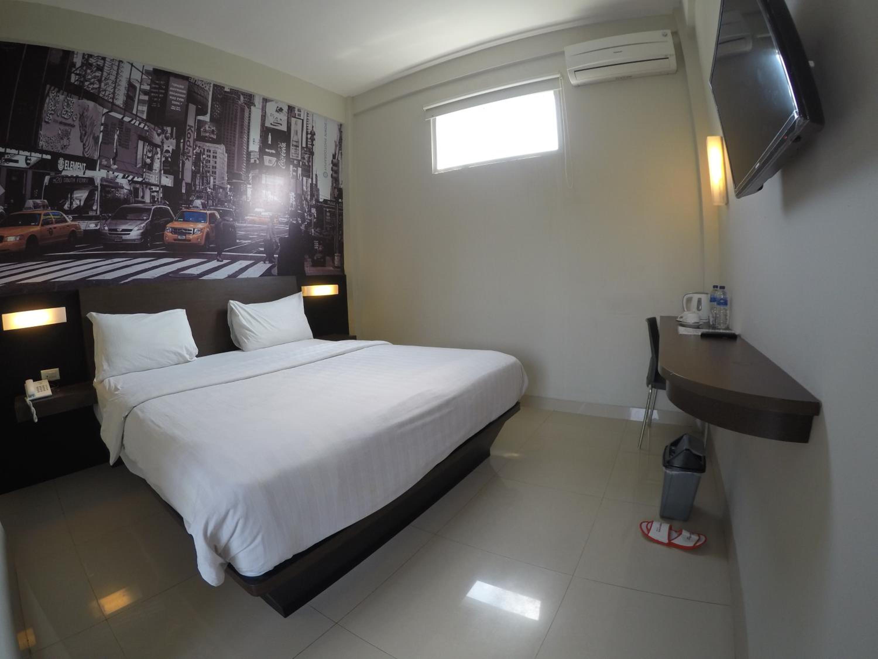 Standard King Room - Photo 3
