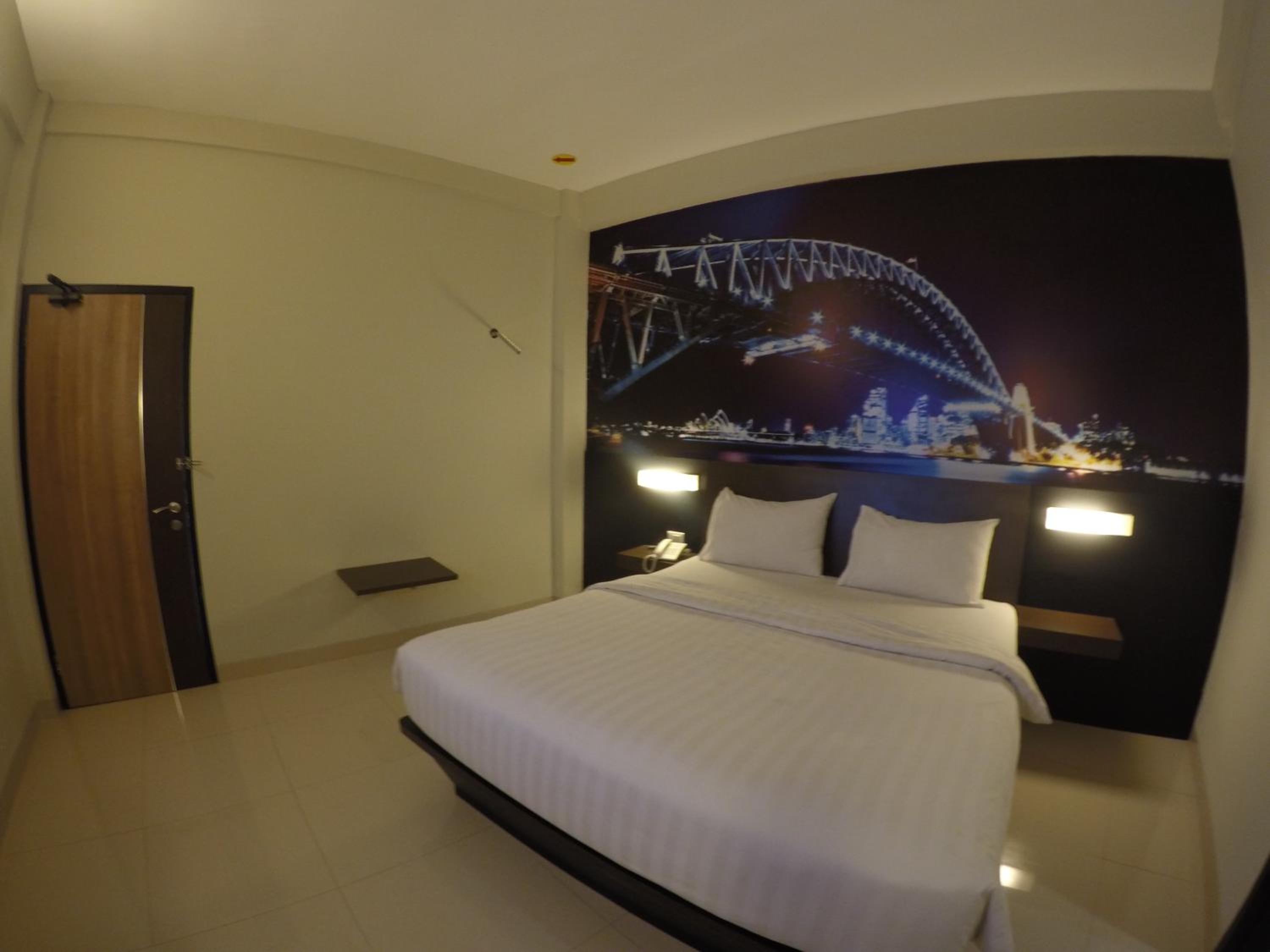 Superior King Room - Photo 3