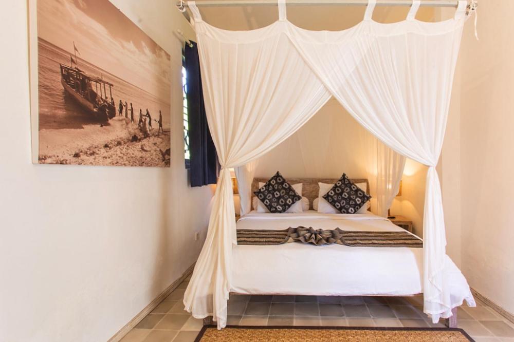 Three-Bedroom Villa - Photo 13