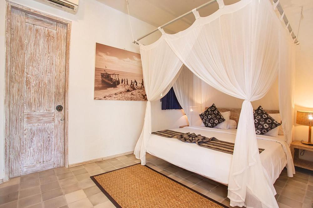 Three-Bedroom Villa - Photo 1