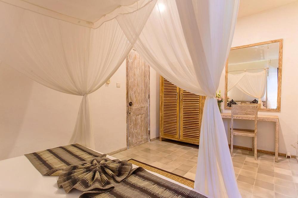 Three-Bedroom Villa - Photo 9