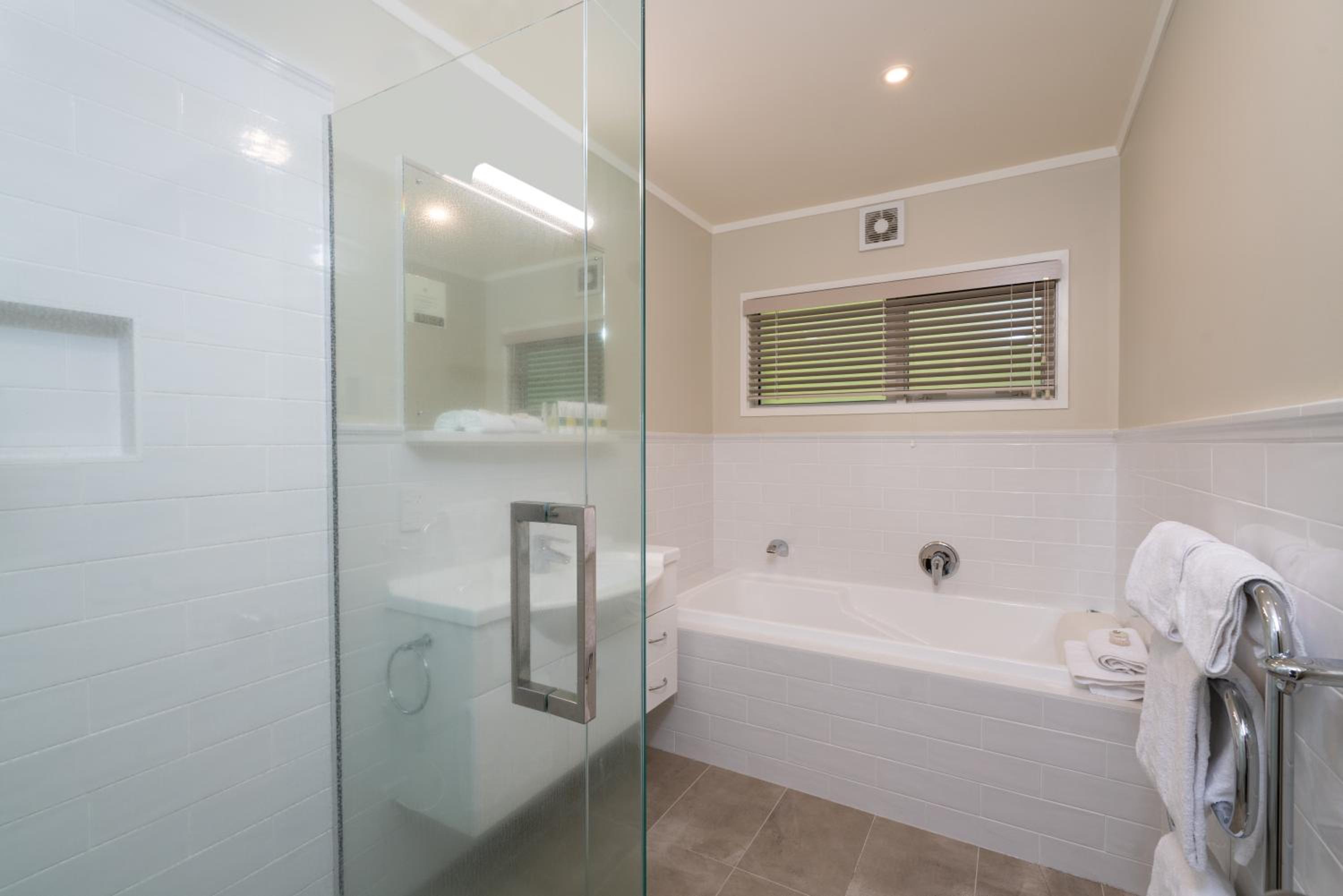 Three-Bedroom Villa - Photo 13