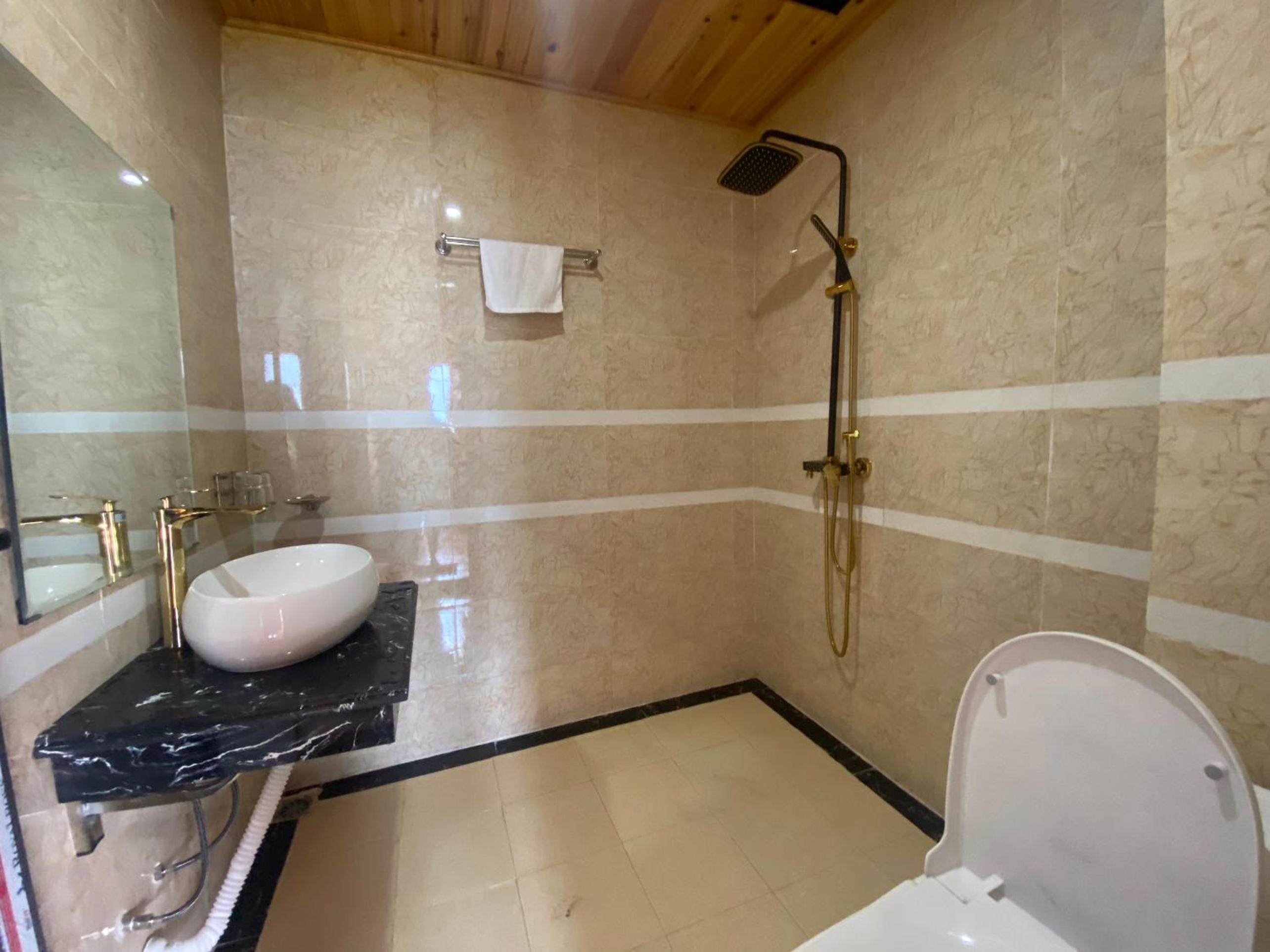 Deluxe Family Suite photo 3
