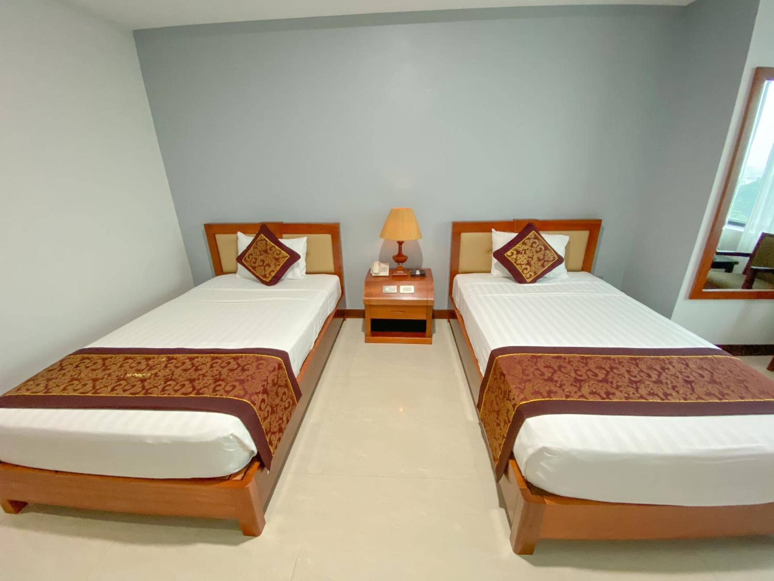 Twin Room - Photo 8