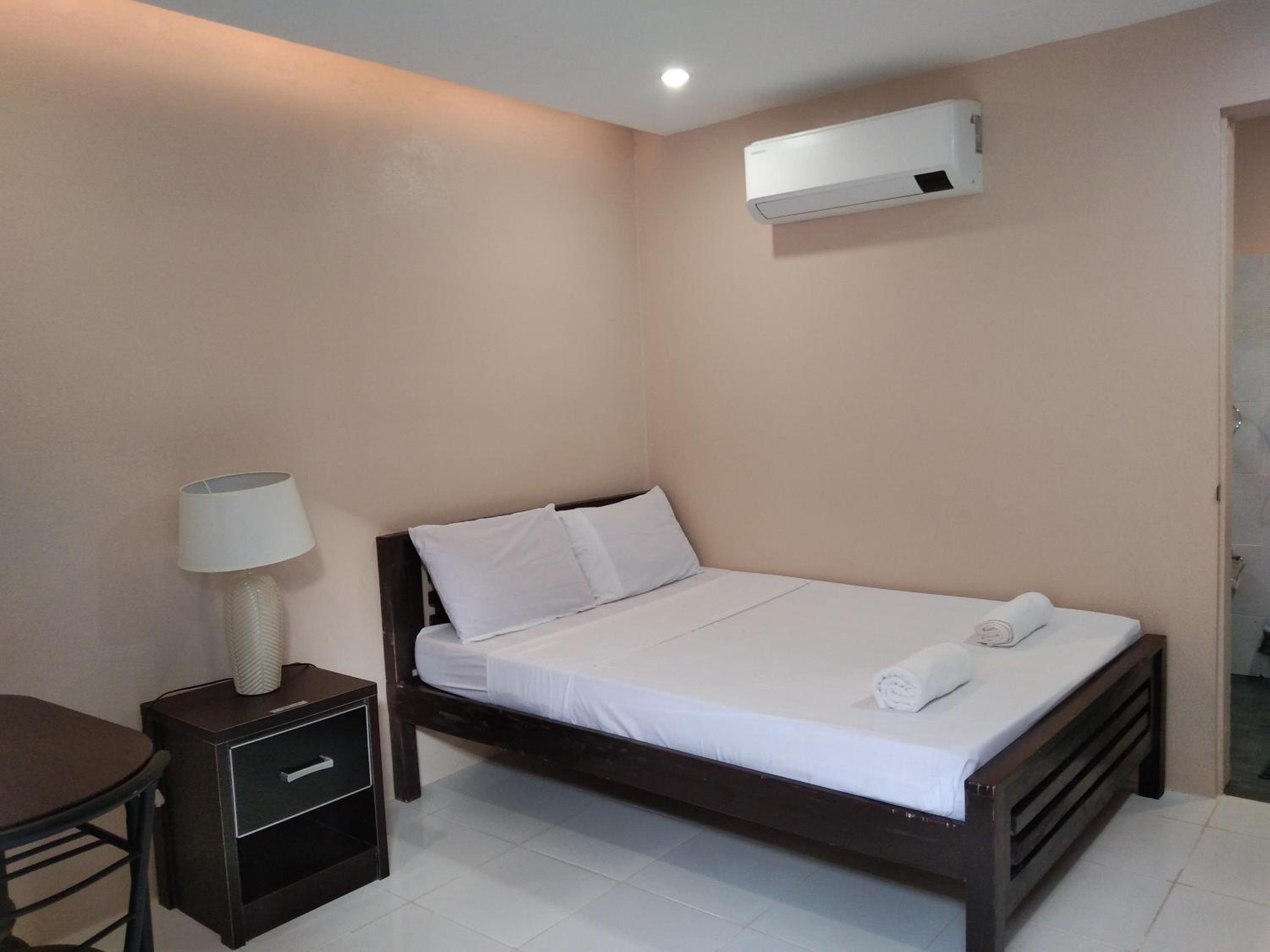 Deluxe Room - Photo 18