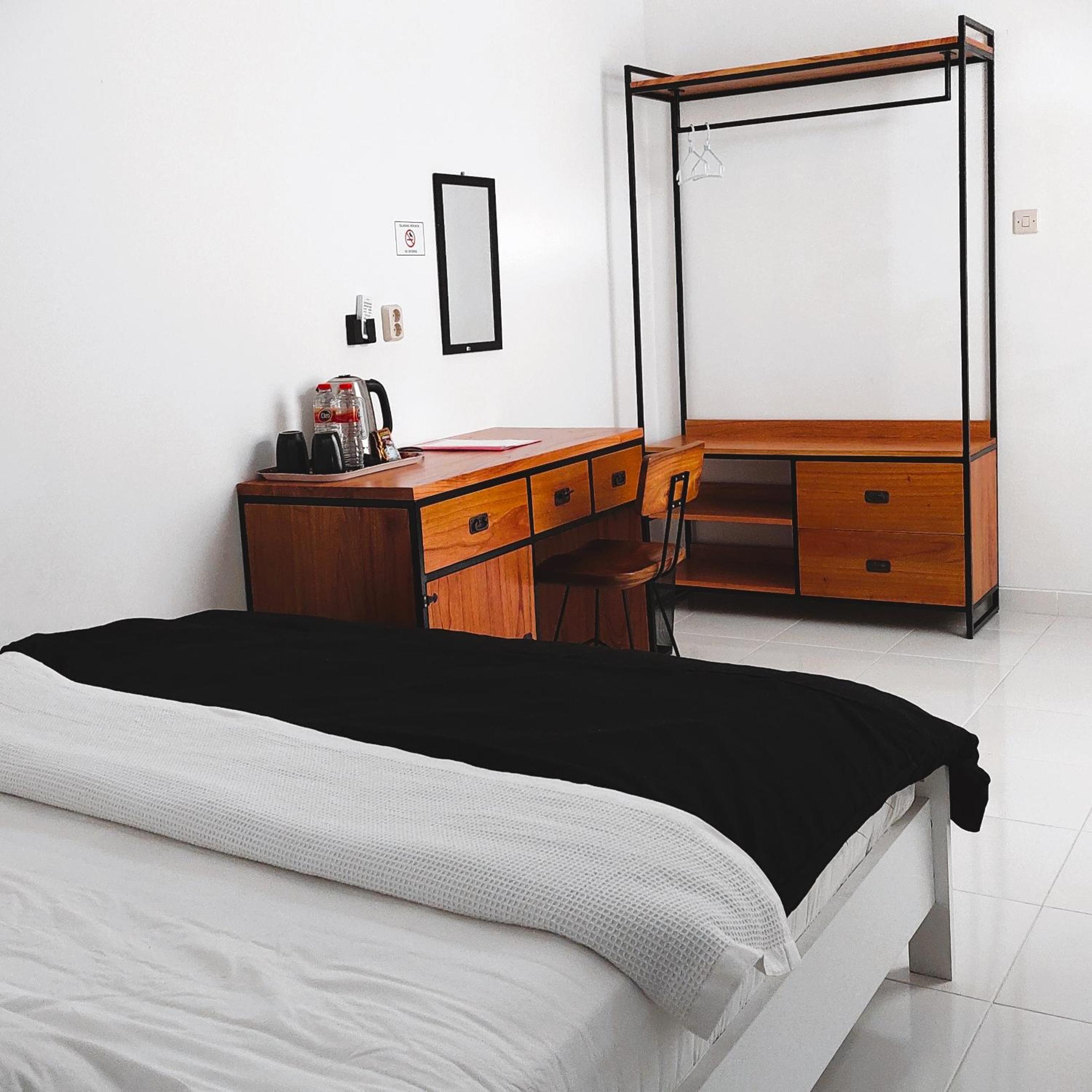 Economy Double Room - Photo 3