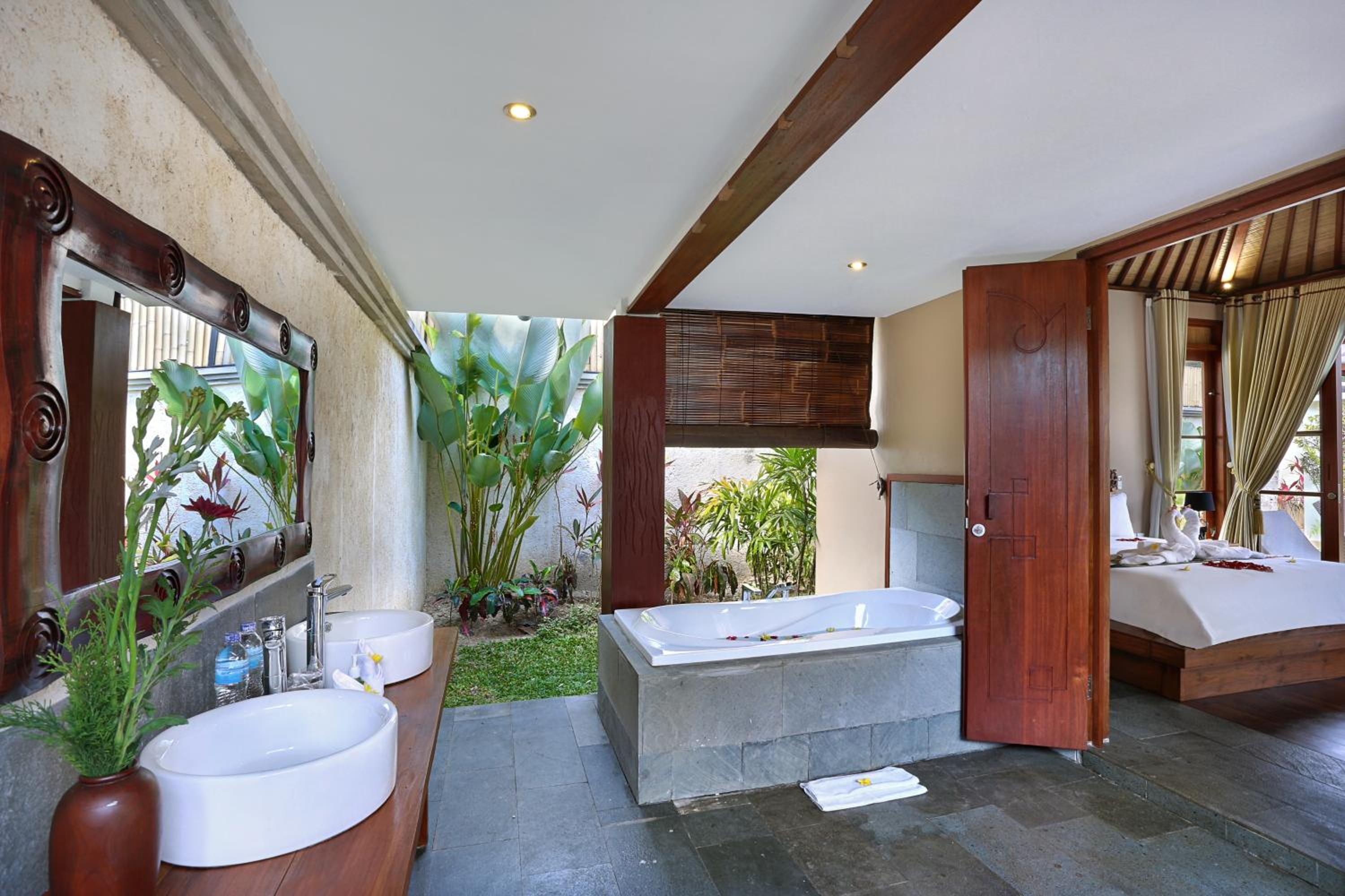 One-Bedroom Villa with Private Pool - Photo 9