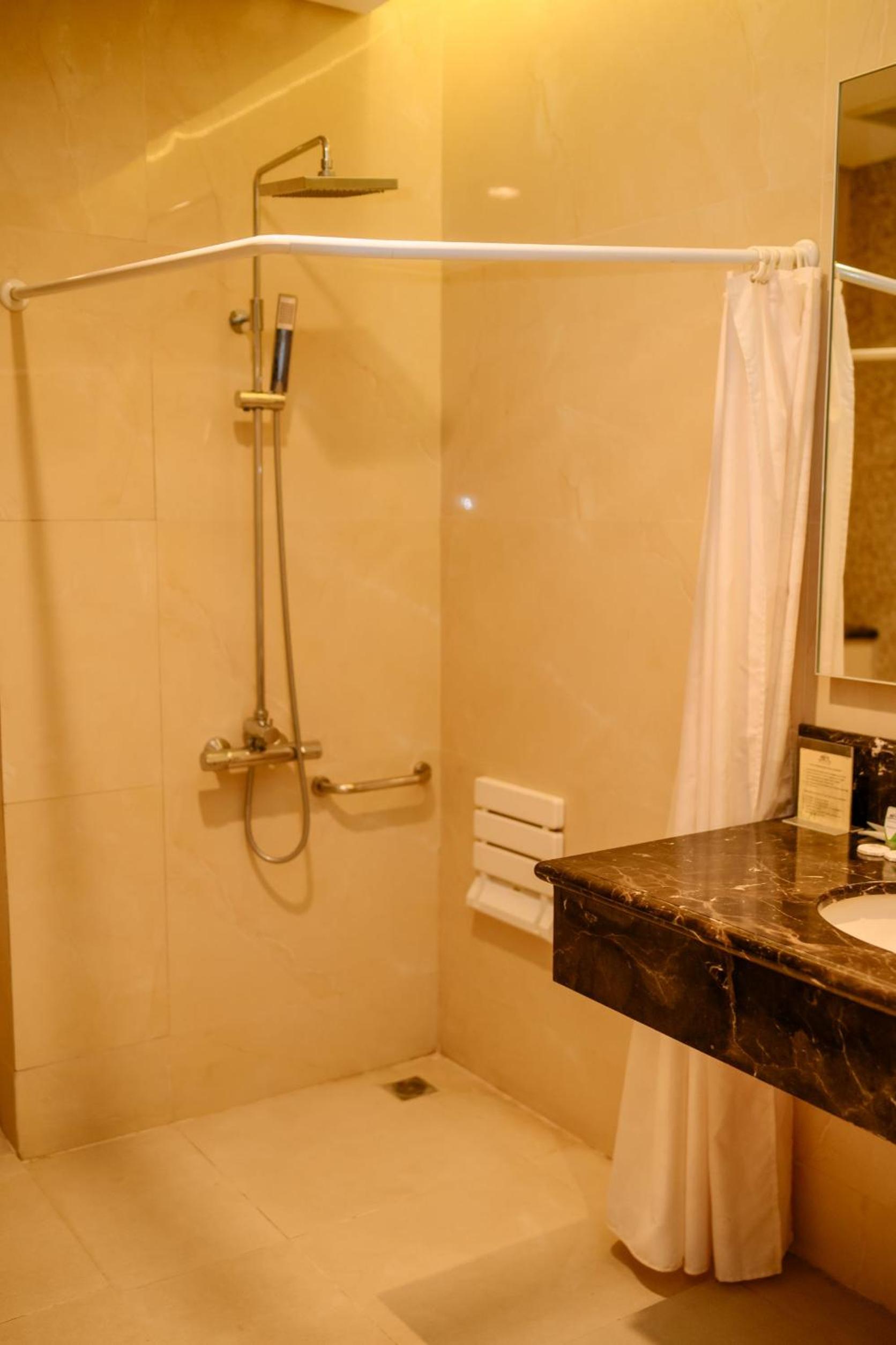 Superior King Room - Photo 2