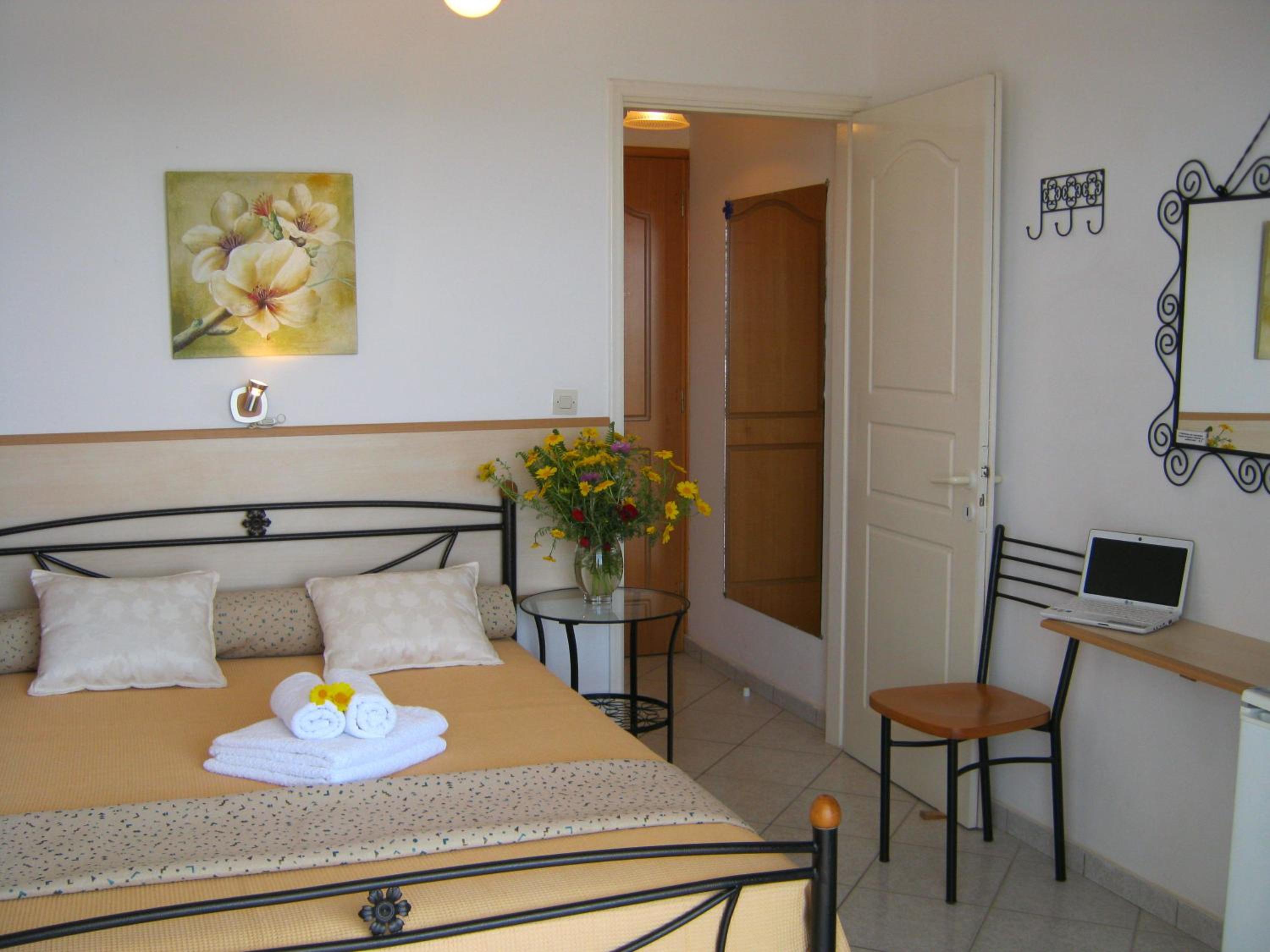 Double Room with Sea View - Photo 7
