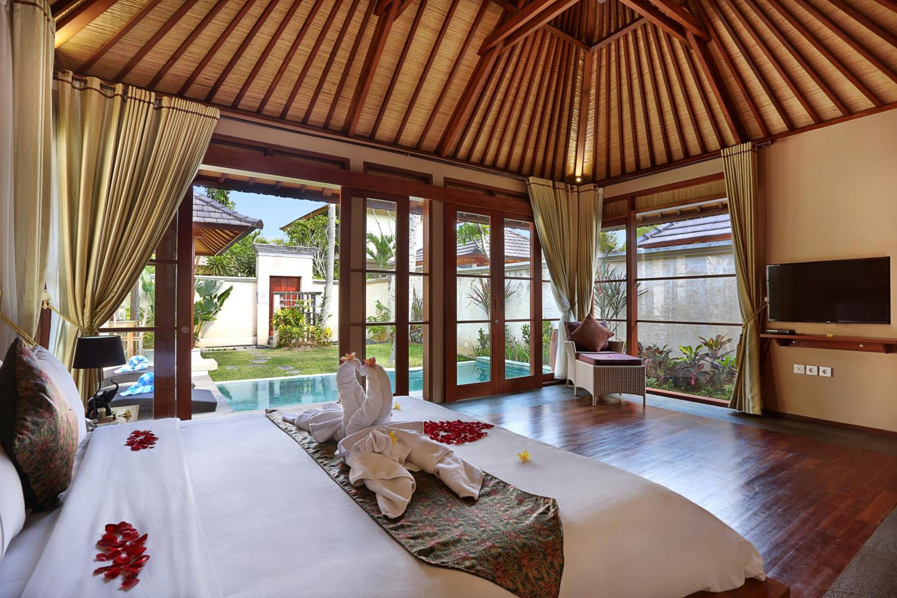 One-Bedroom Villa with Private Pool - Photo 11