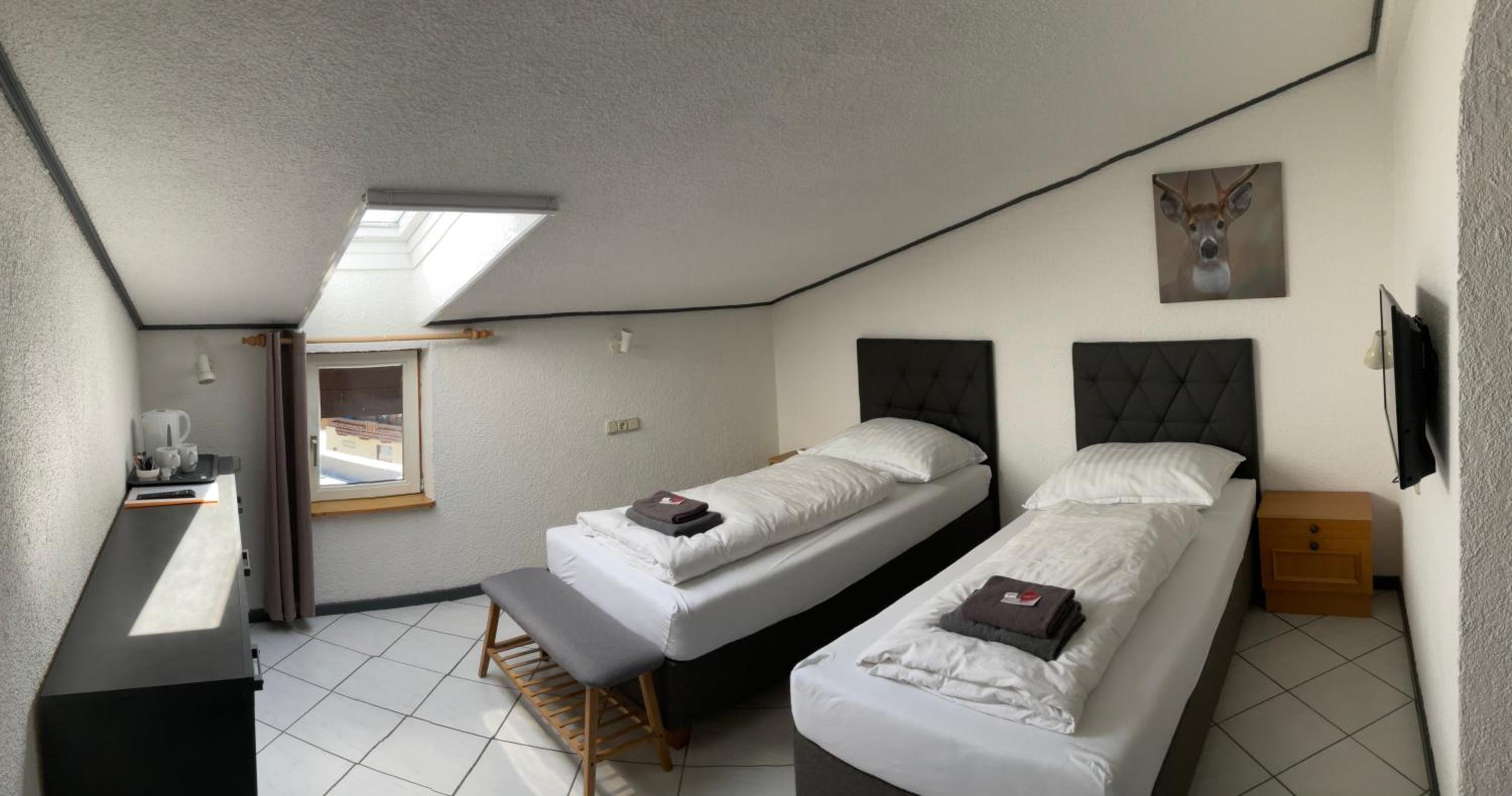 Twin Room - Photo 1