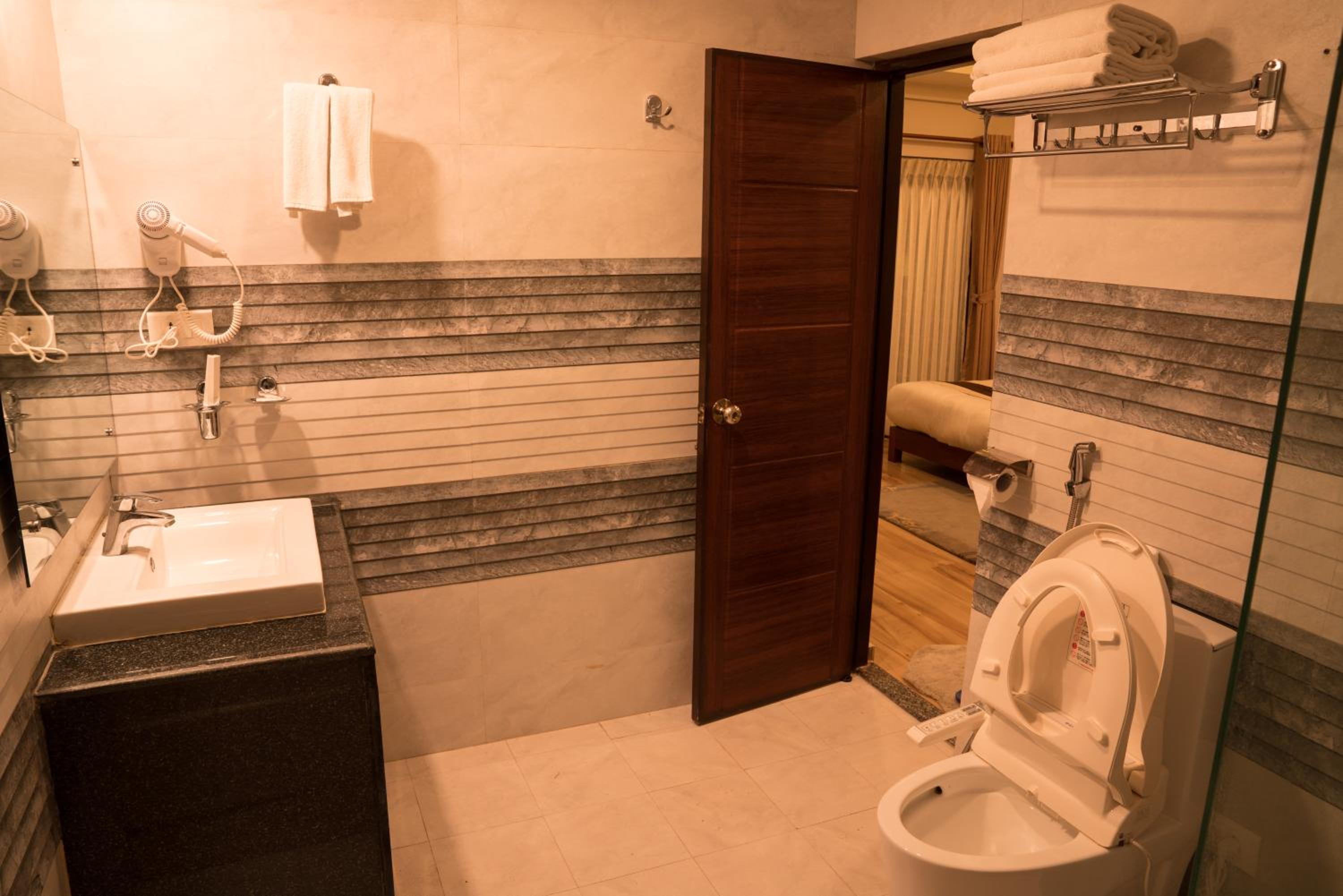 Family Suite - Photo 8